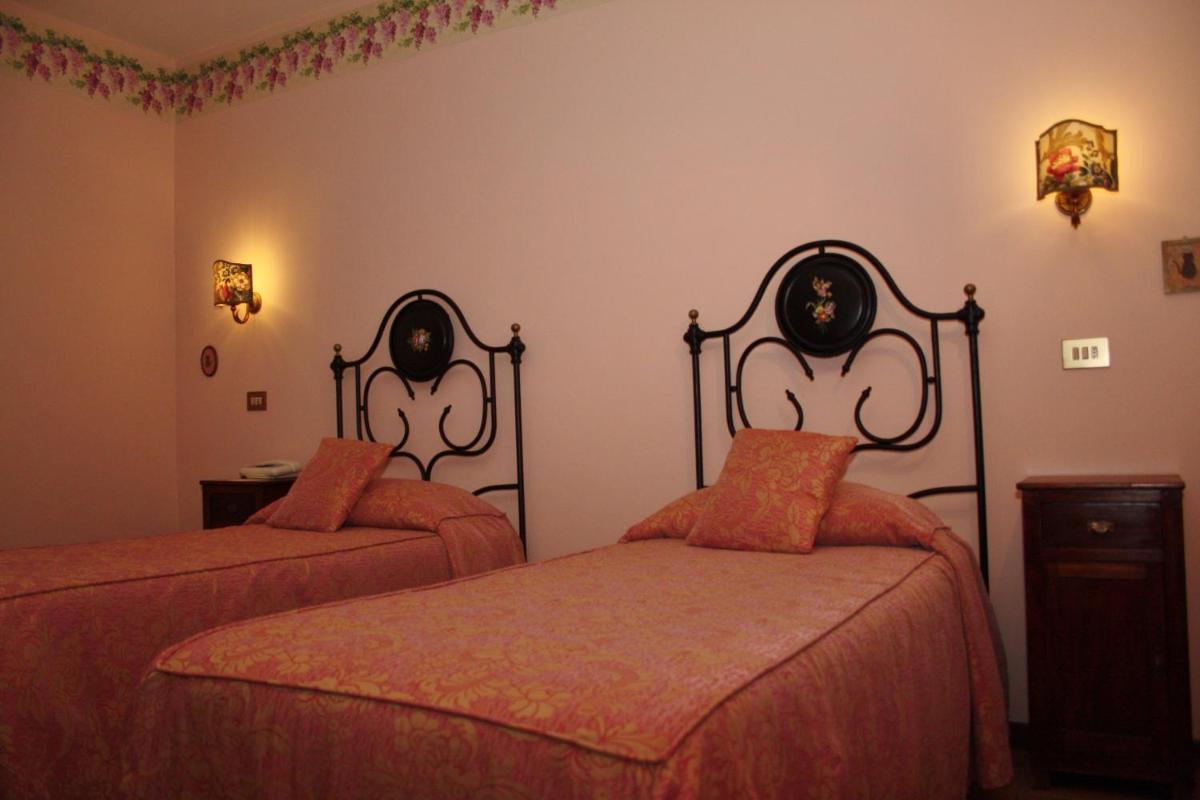 Double or Twin Room photo 1