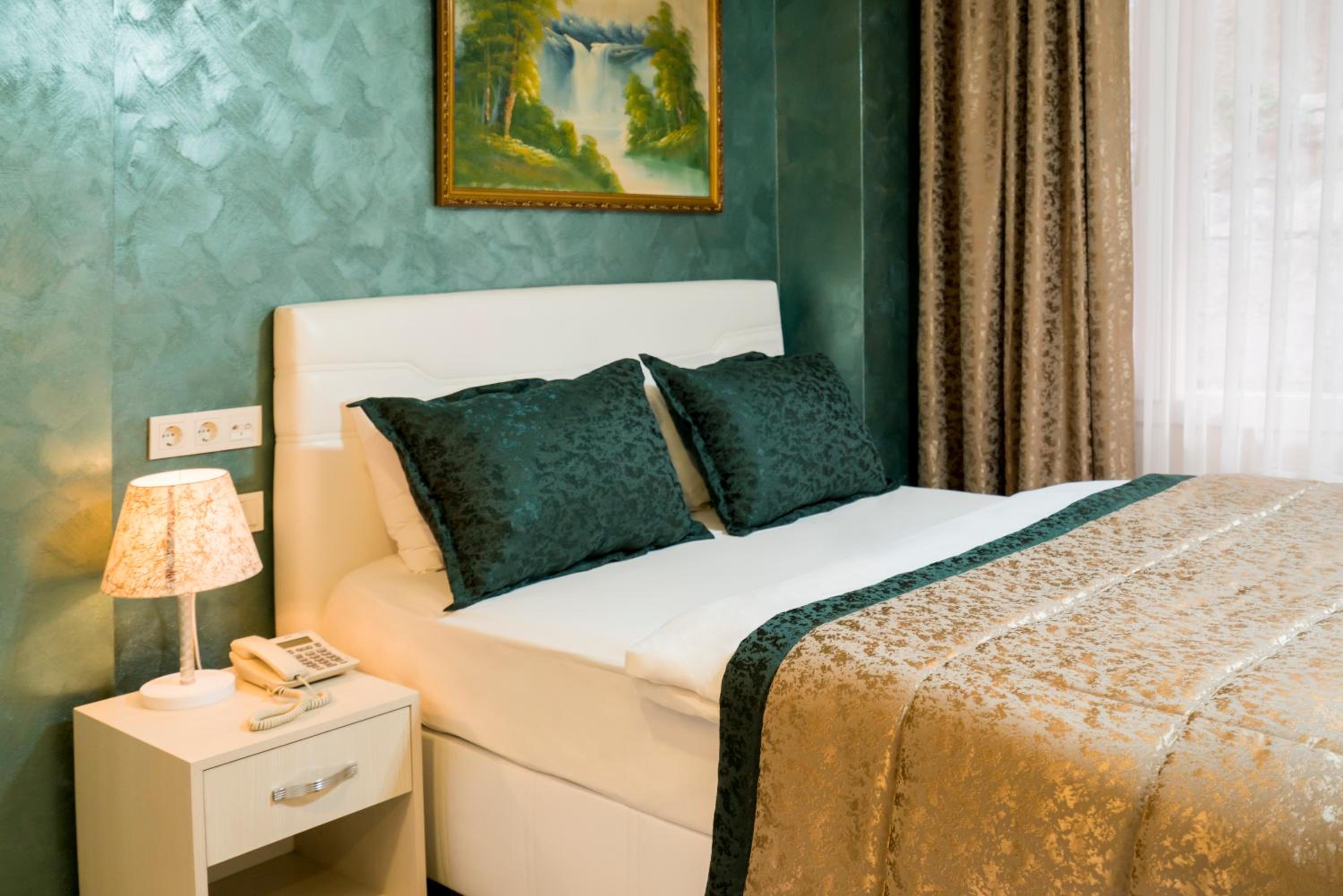 Deluxe King Room photo 3