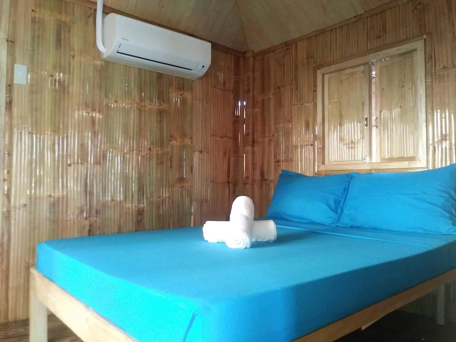 Bungalow - Beach Front - Photo 1