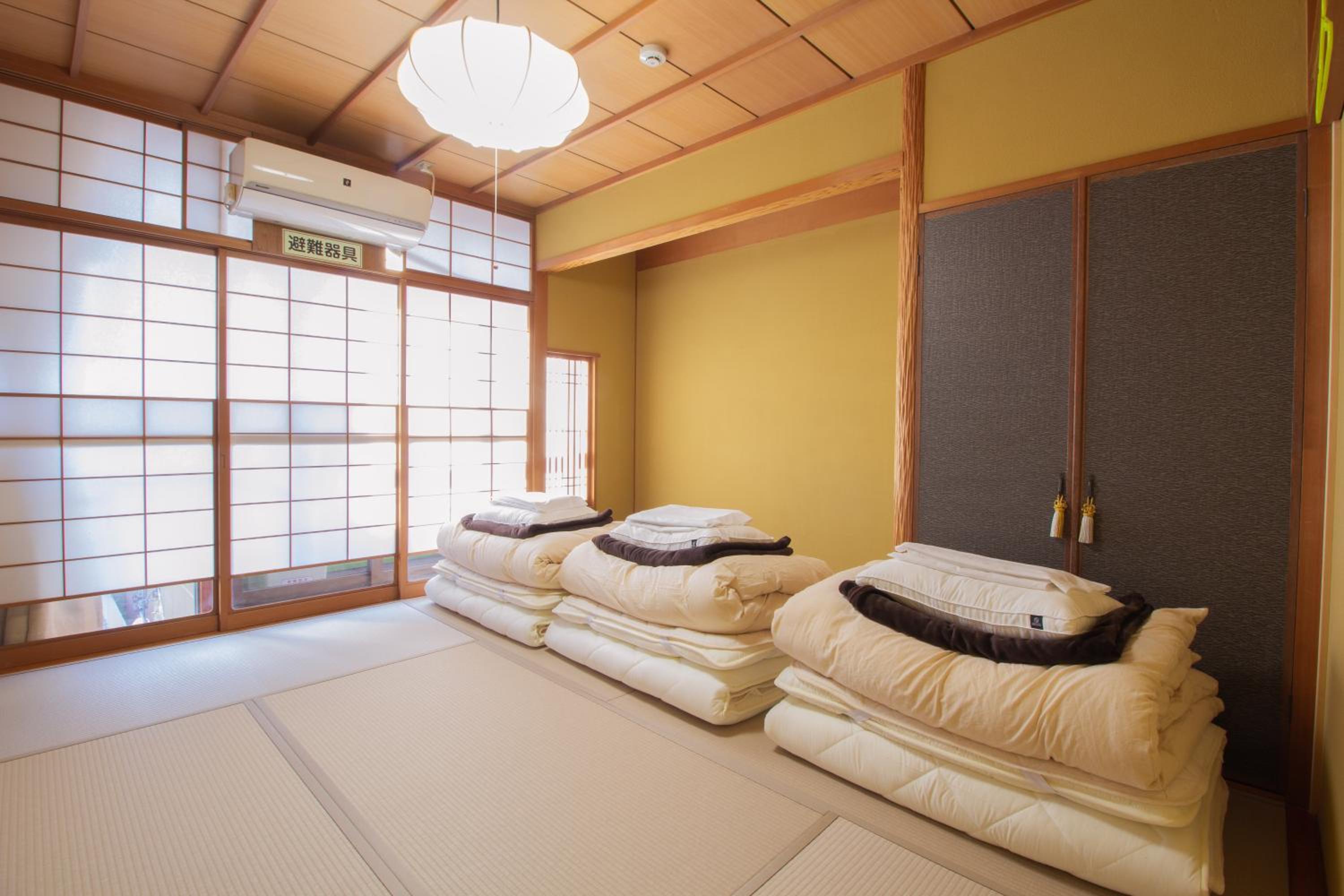 Triple Room with Shared Bathroom photo 3