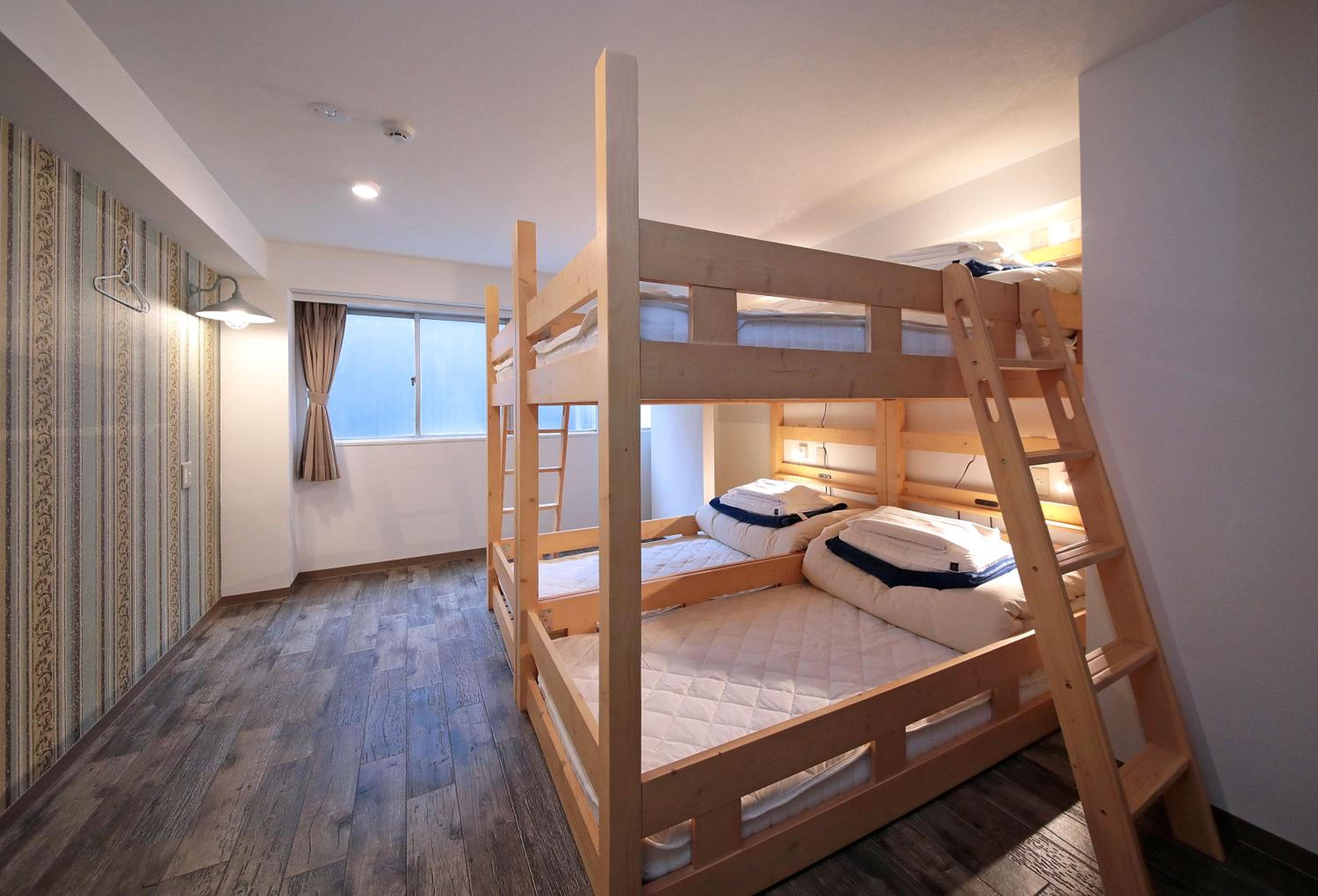 Quadruple Room with Shared Bathroom photo 1