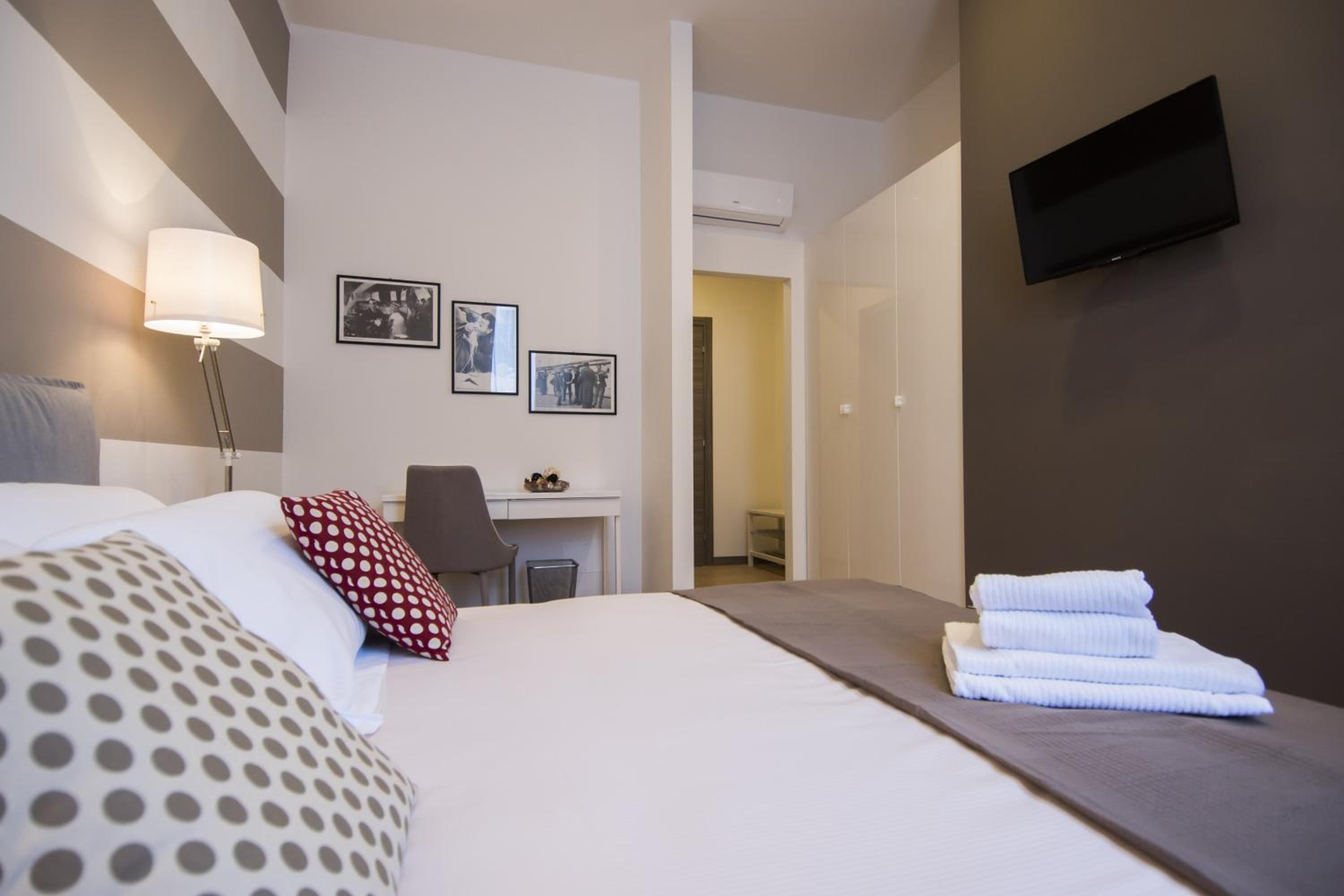 Deluxe Double Room photo 2