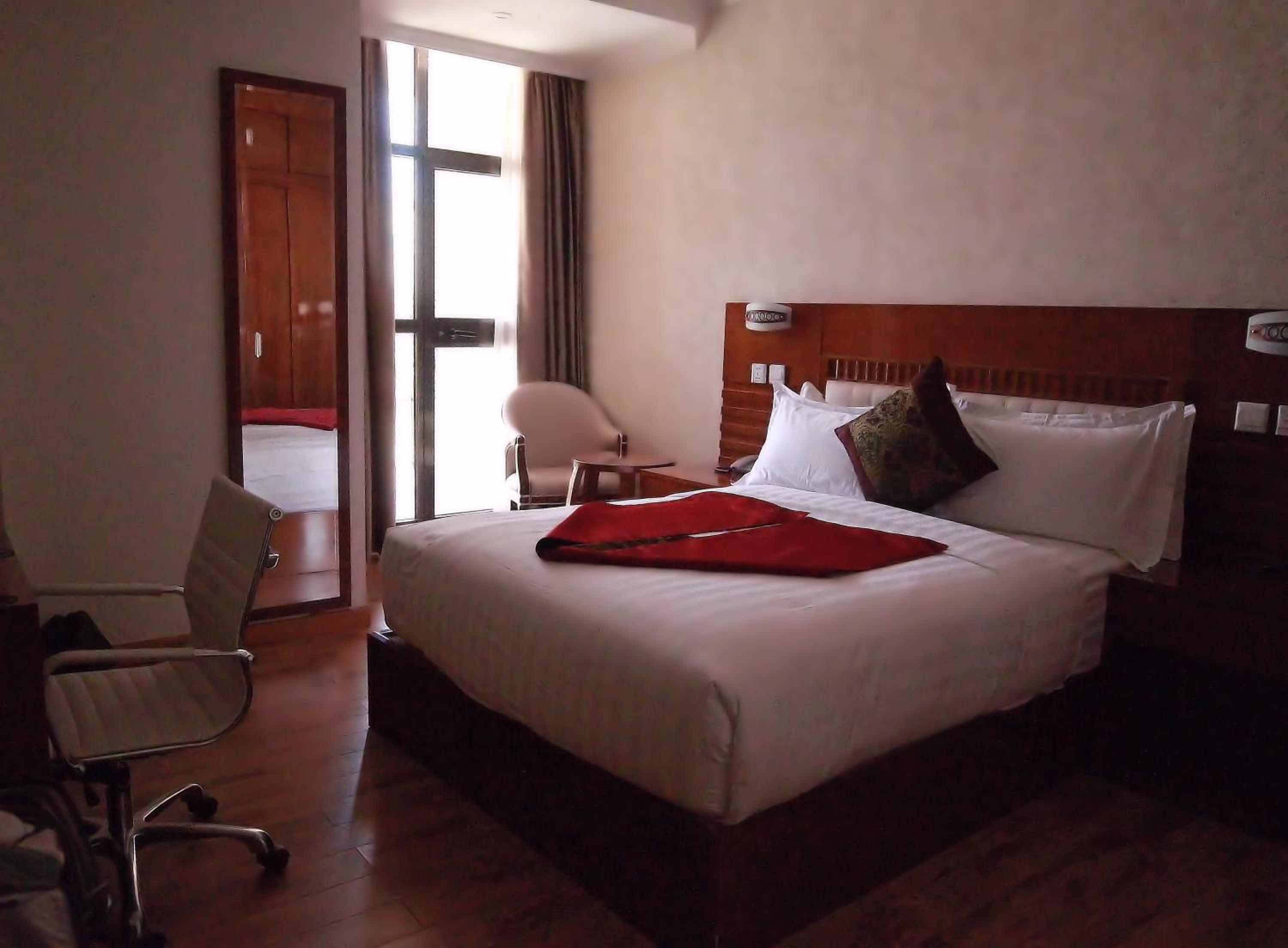 Deluxe Room - Photo 3