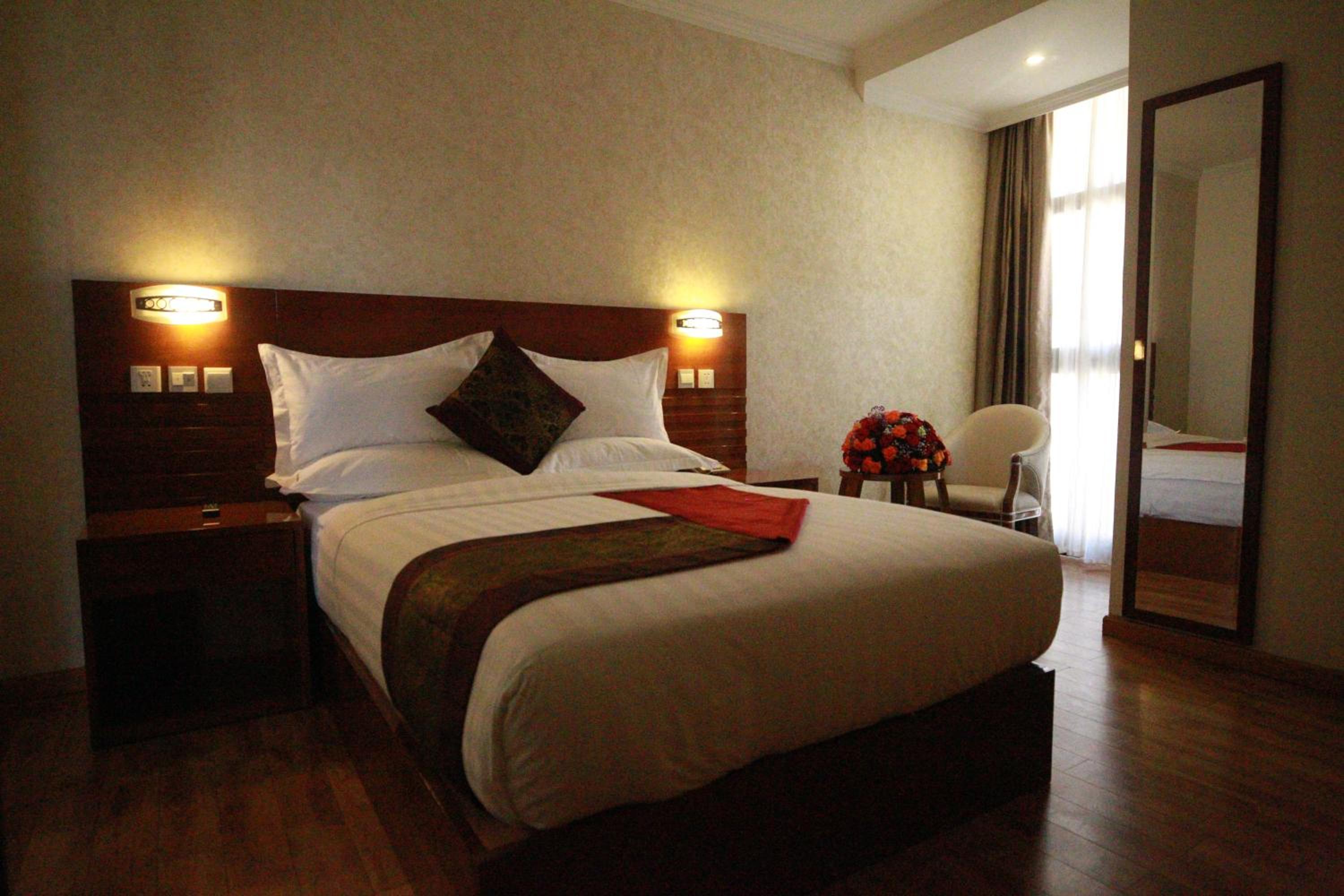 Deluxe Room - Photo 5