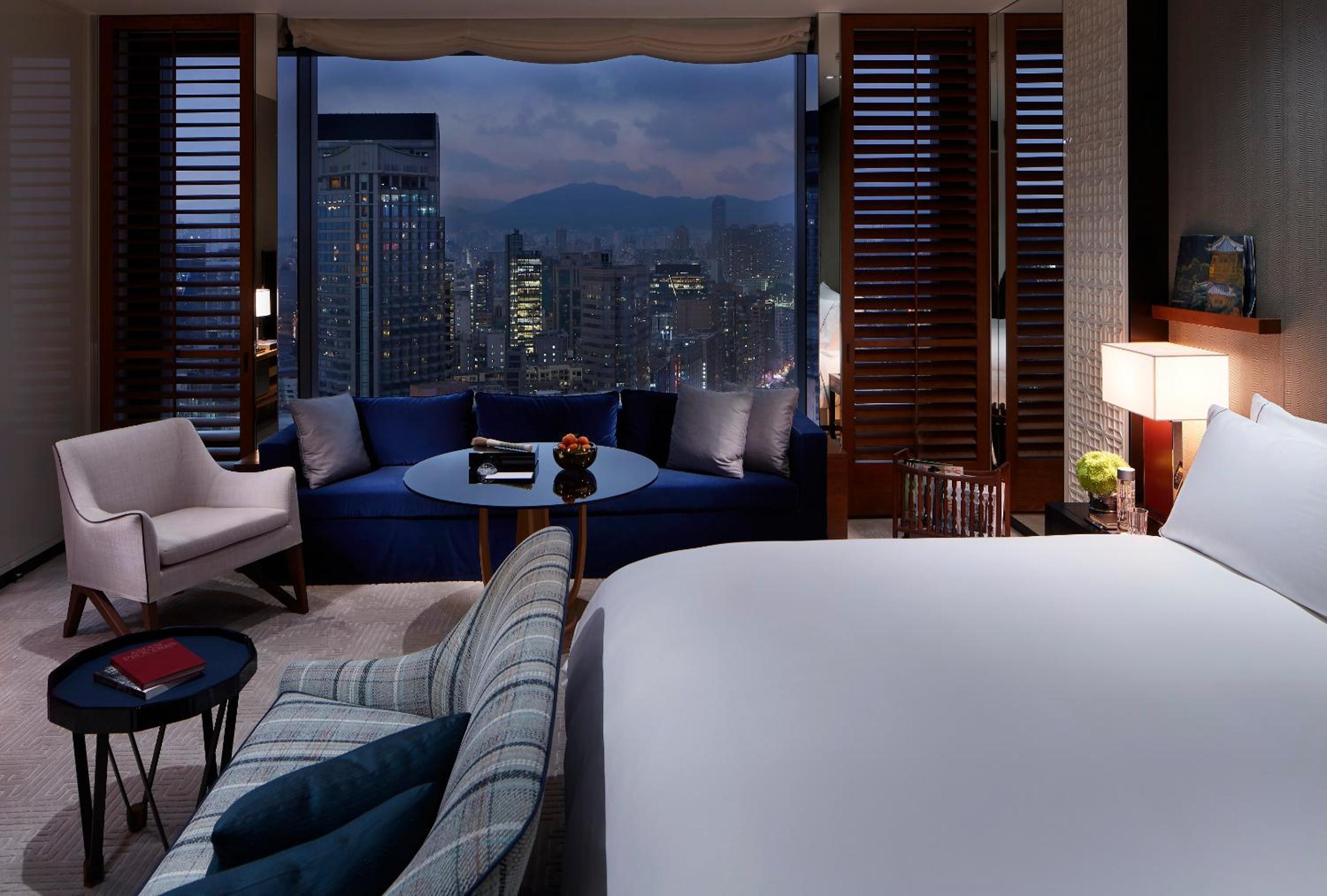 King Room with Kowloon Peak View