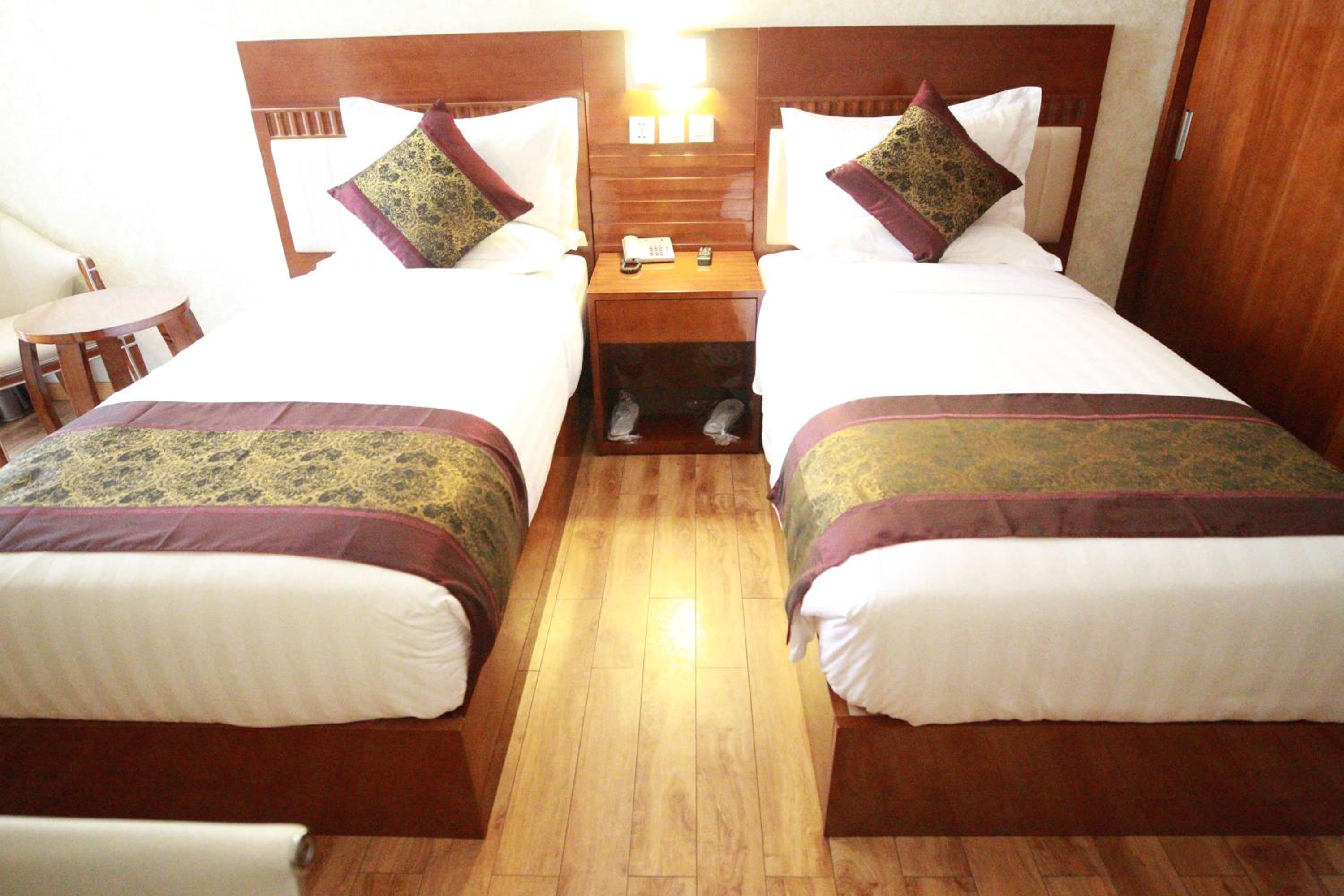 Standard Twin Room - Photo 1