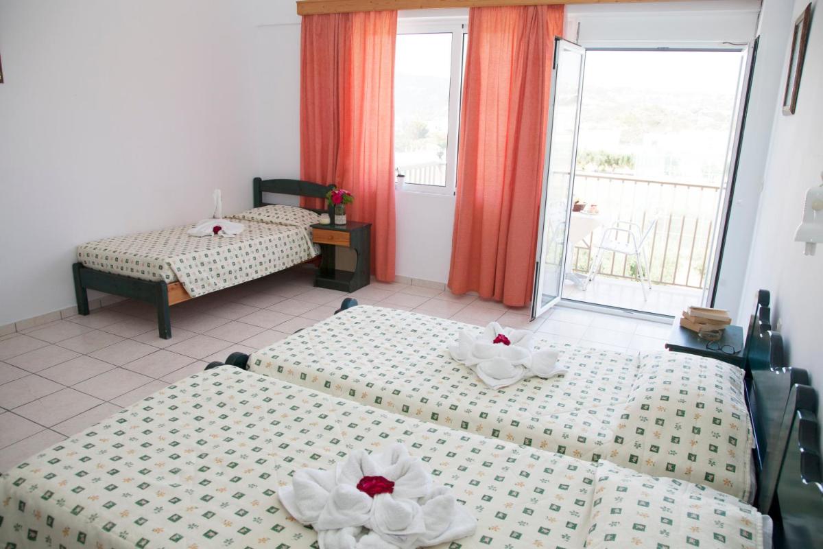 Double or Twin Room photo 3