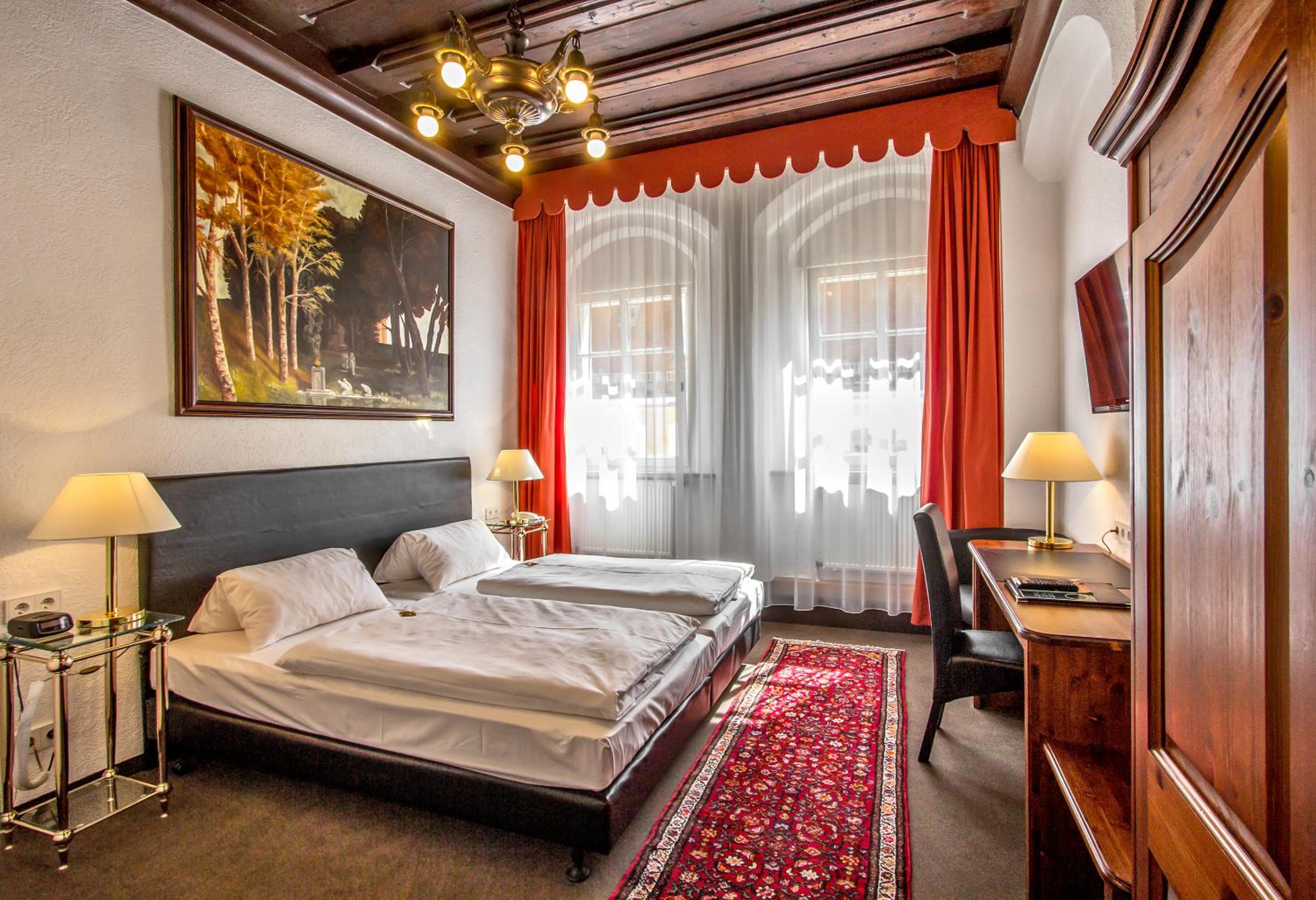 Standard Double Room - Photo 10