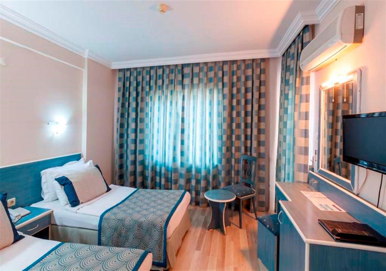Standard Double Room - Photo 11