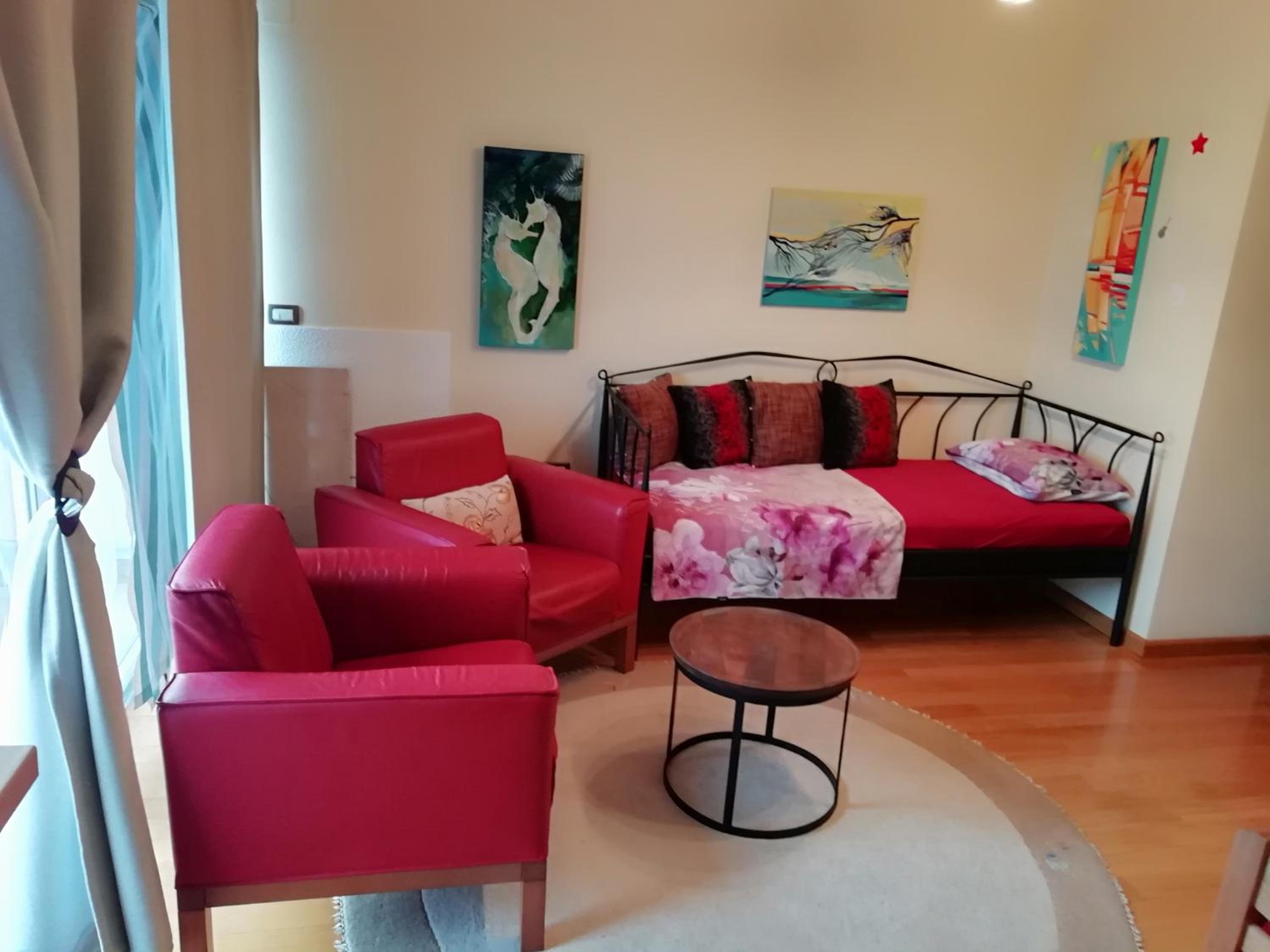 One-Bedroom Apartment with Sea View - Photo 3