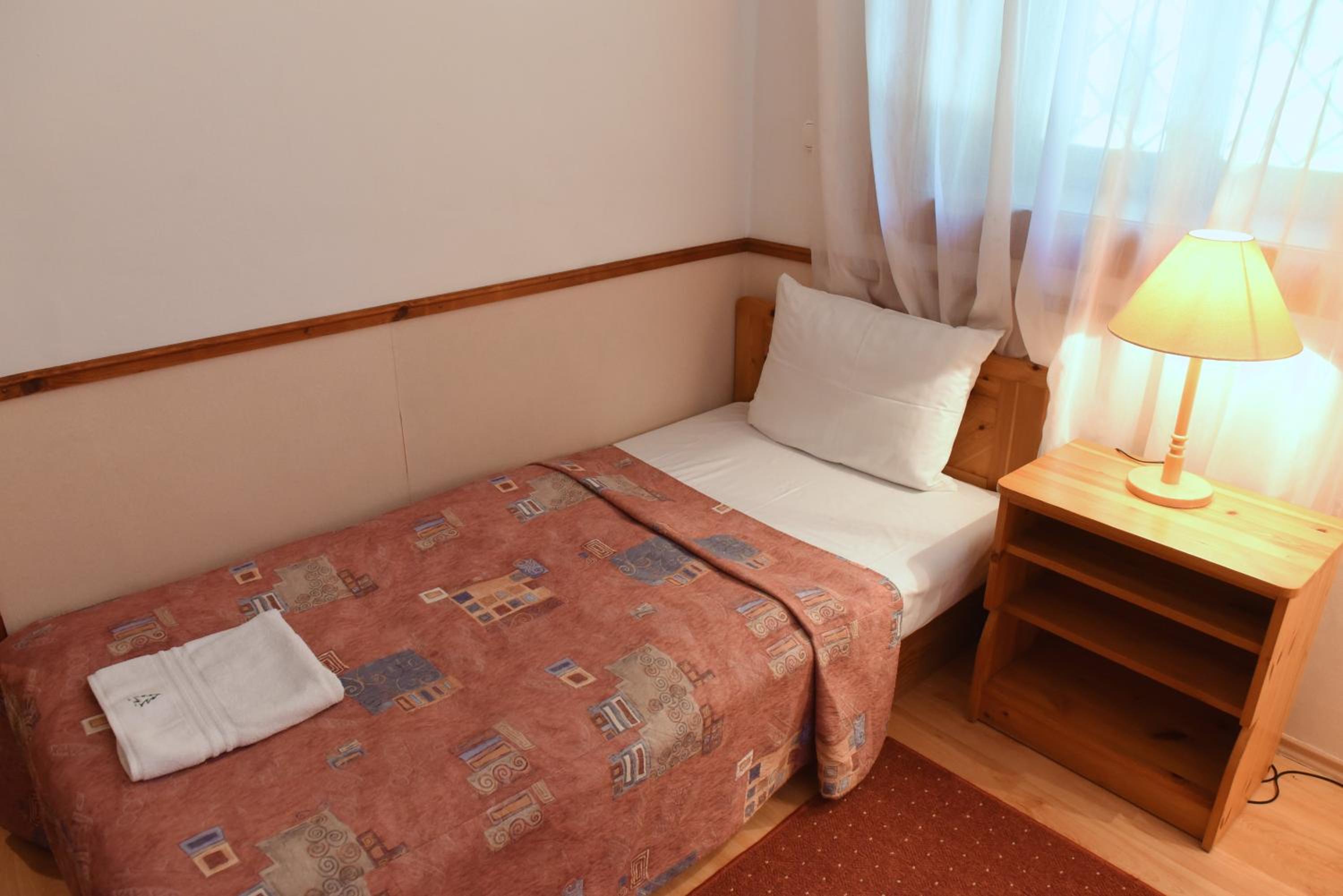 Single Room photo 3