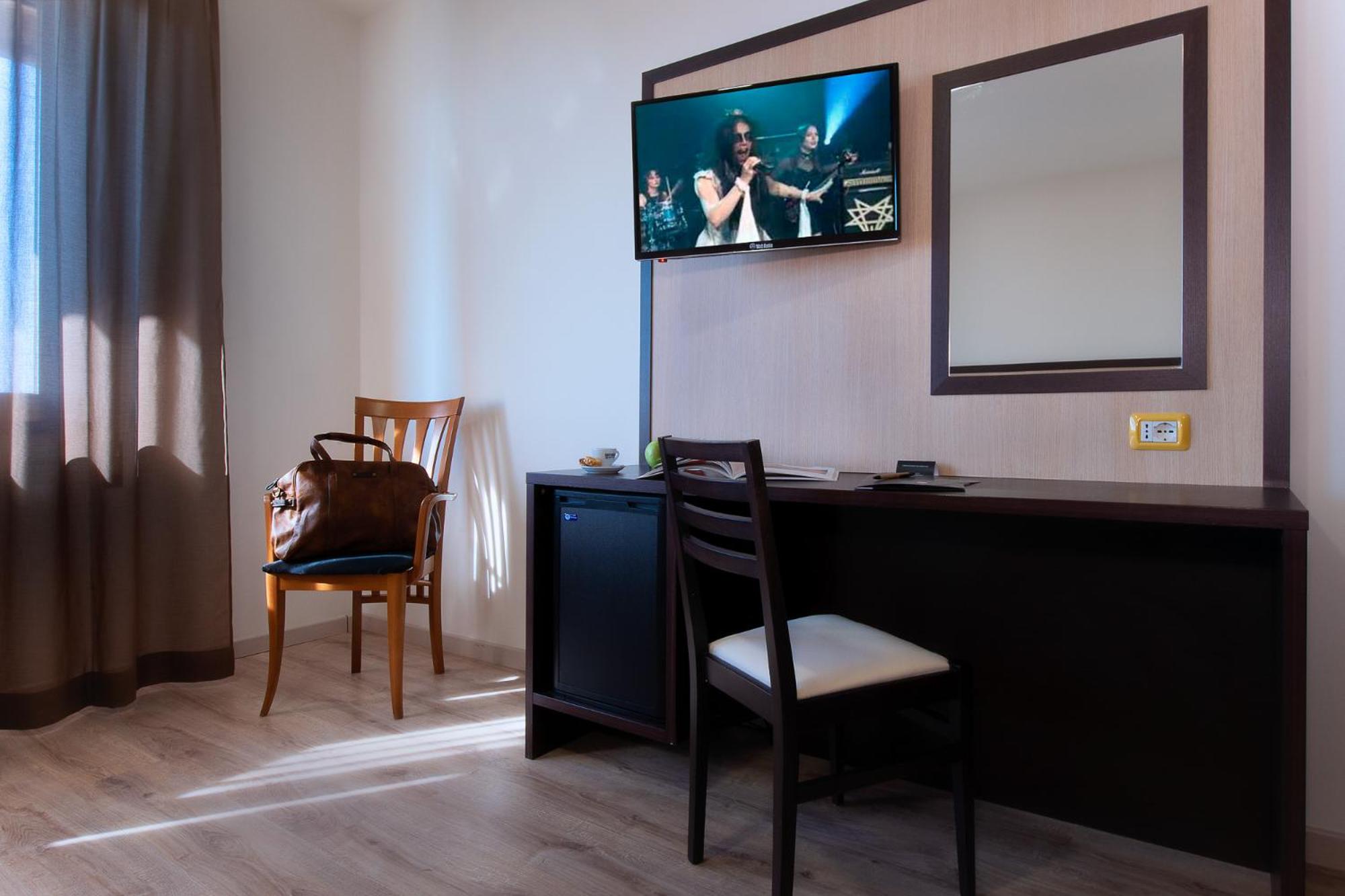 Double or Twin Room photo 2