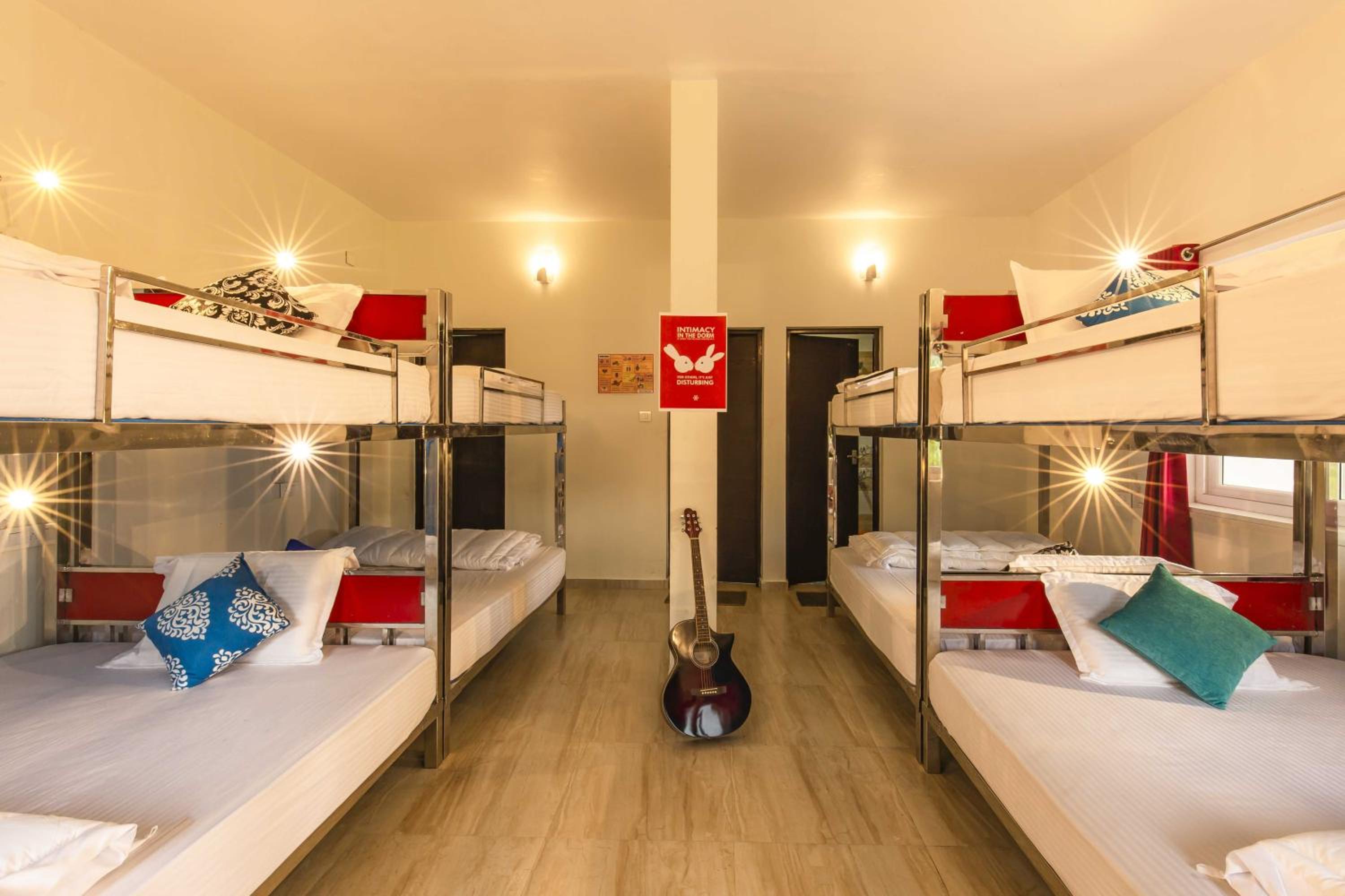 Bed in 8-Bed Mixed Dormitory Room photo 1