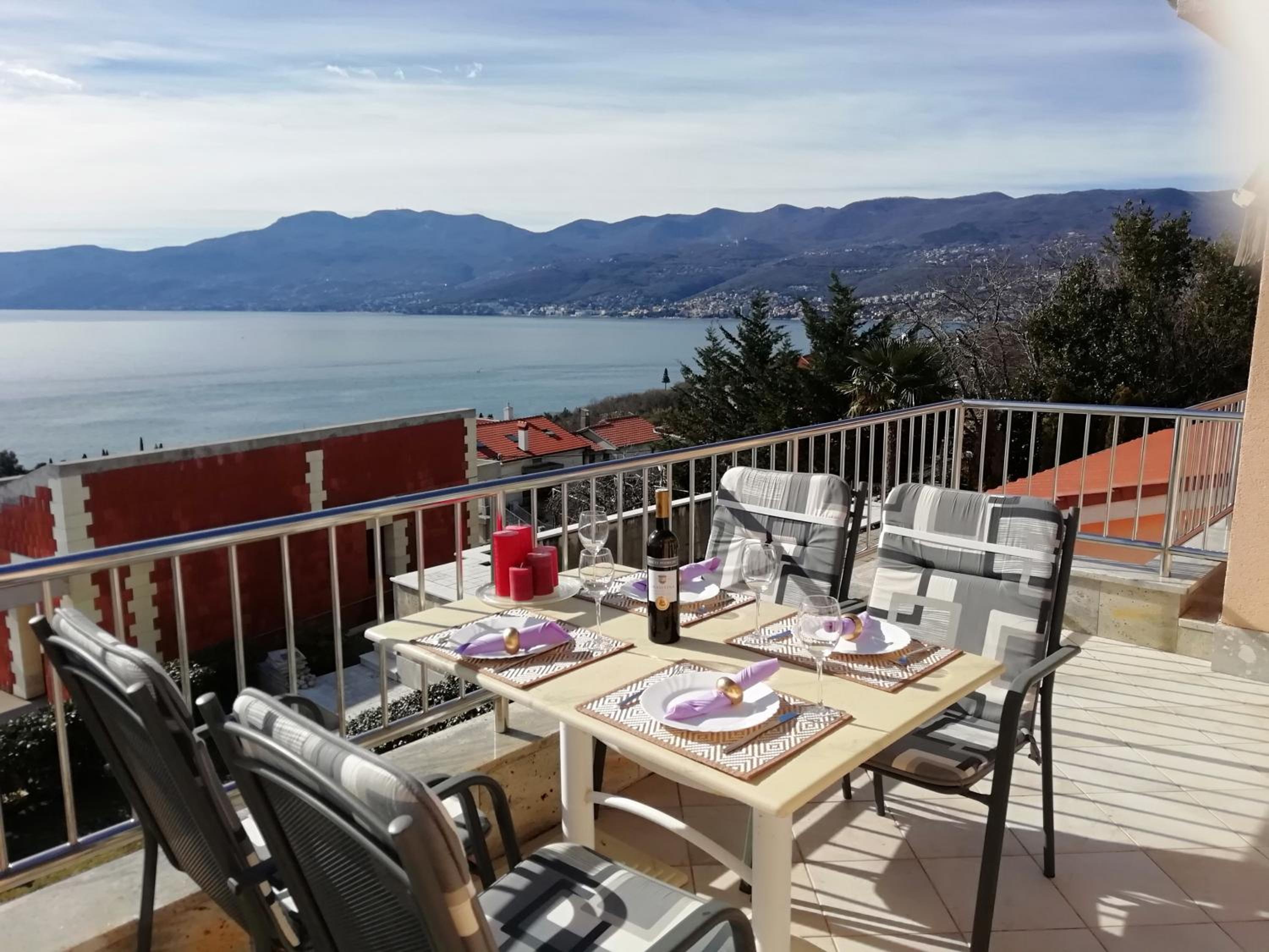 One-Bedroom Apartment with Sea View - Photo 22
