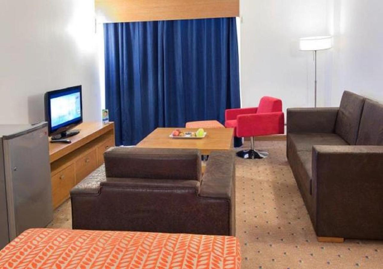 Two-Bedroom Suite With Balcony photo 3