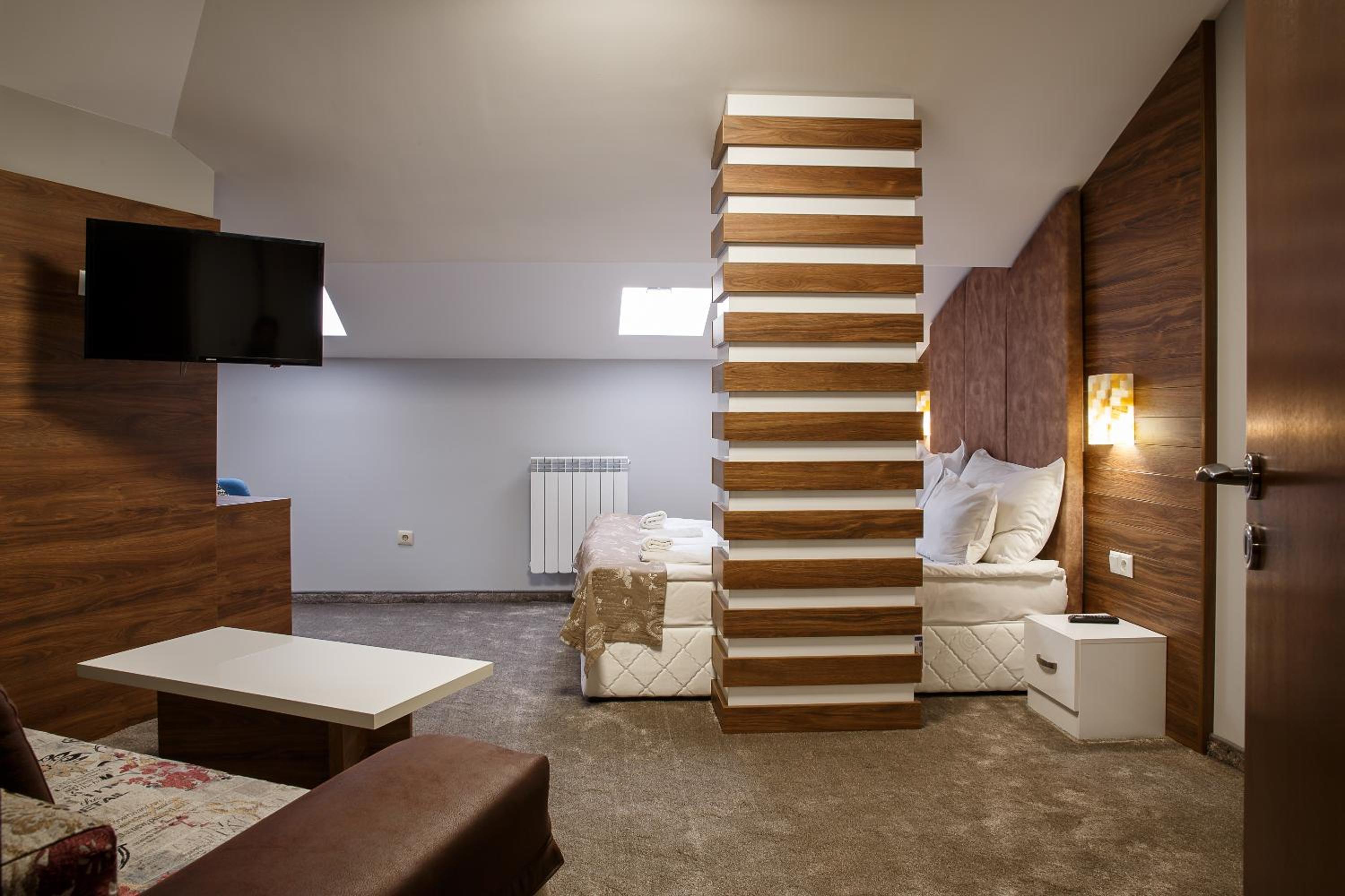 Two-Bedroom Apartment Lux photo 3