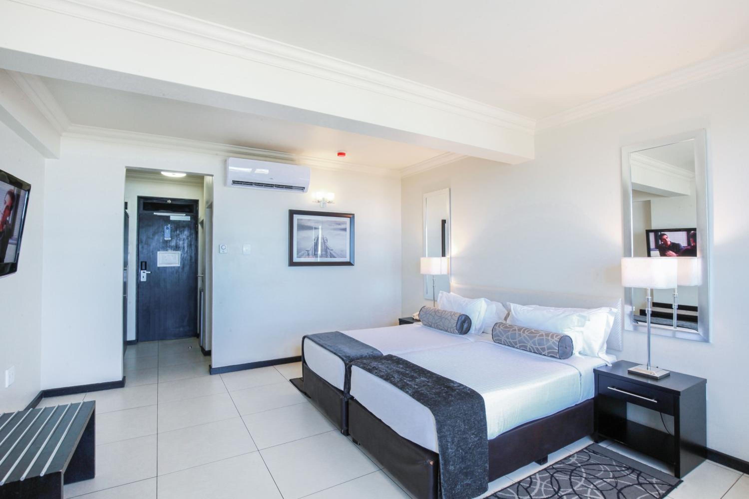 Deluxe Twin or King Room – Front Sea Facing