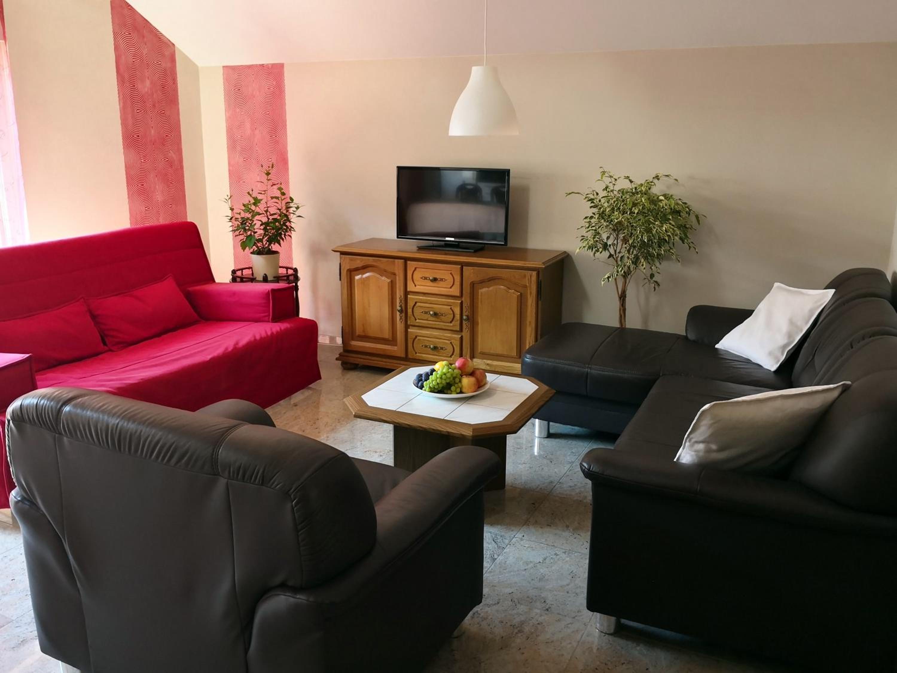 One-Bedroom House photo 1