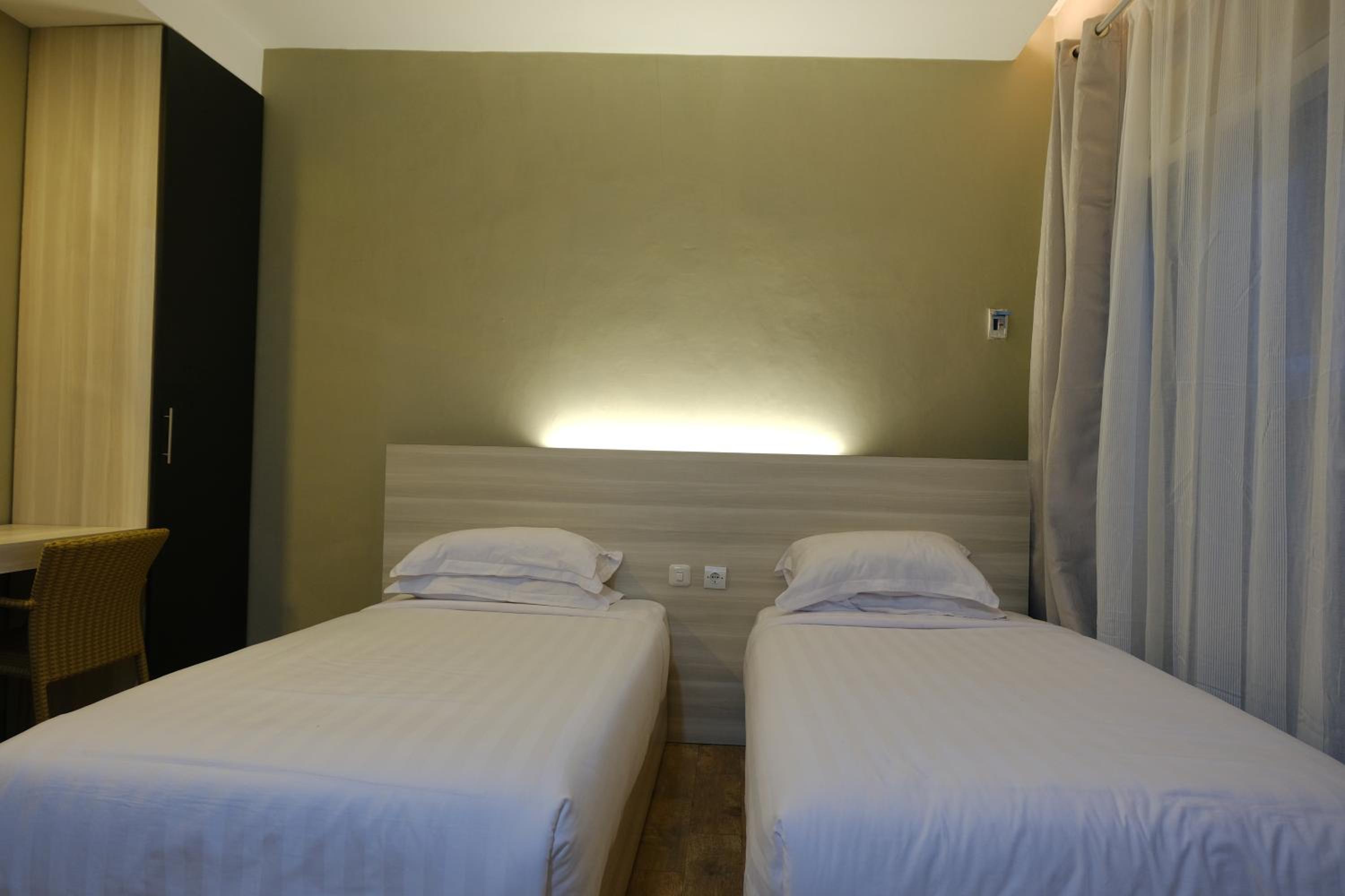 Deluxe Twin Room - Photo 8