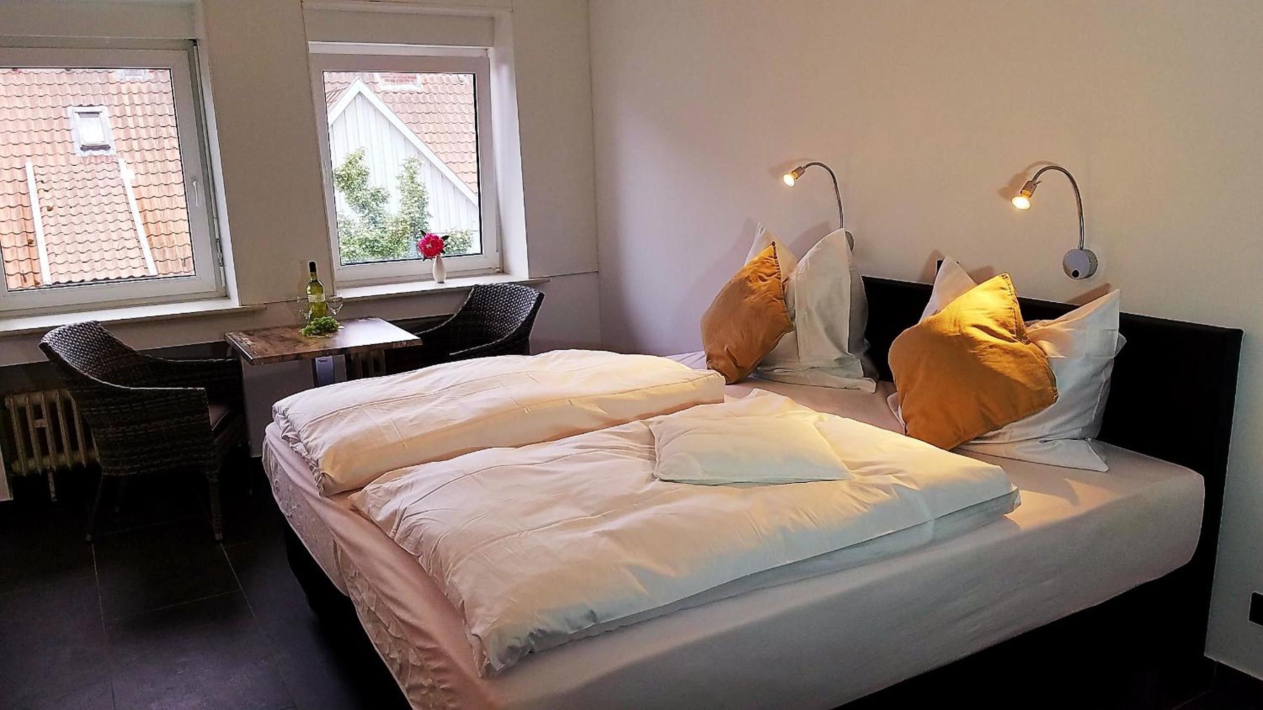 Standard Double Room - Photo 8