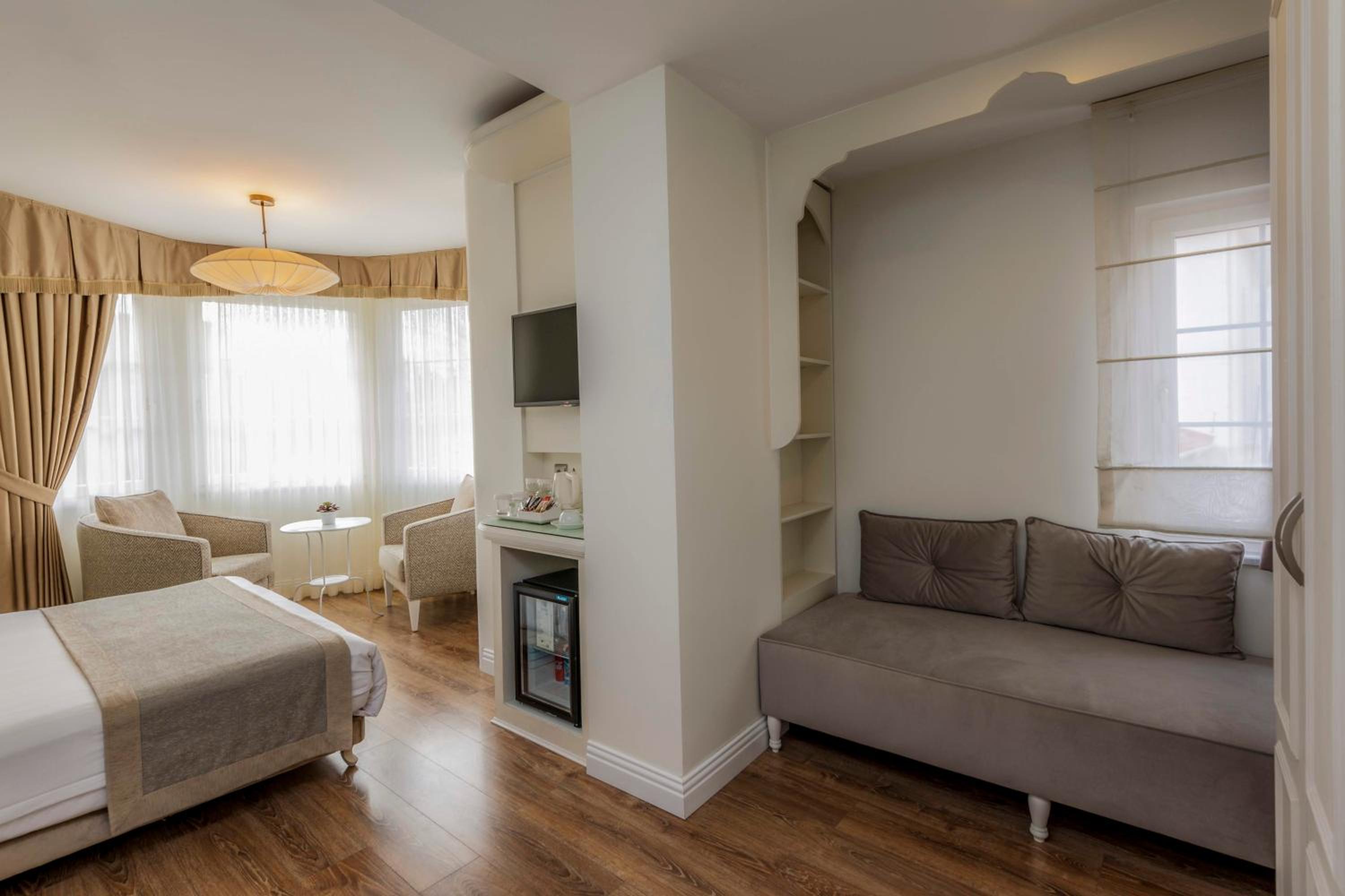 Double or Twin Room with Extra Bed