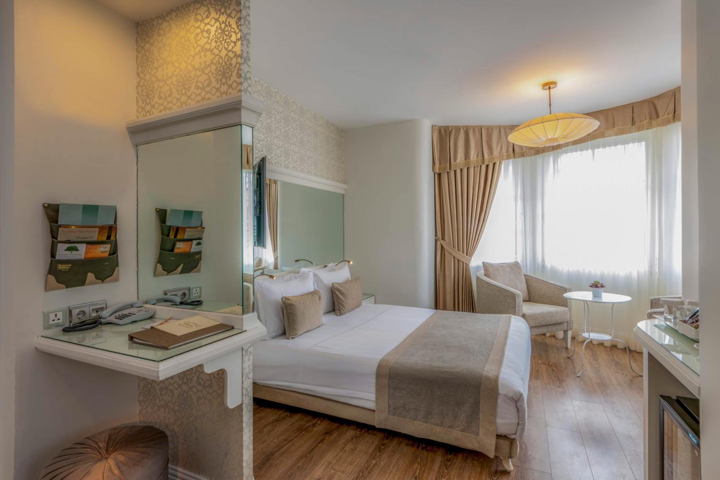 Double or Twin Room with Extra Bed thumbnail 5