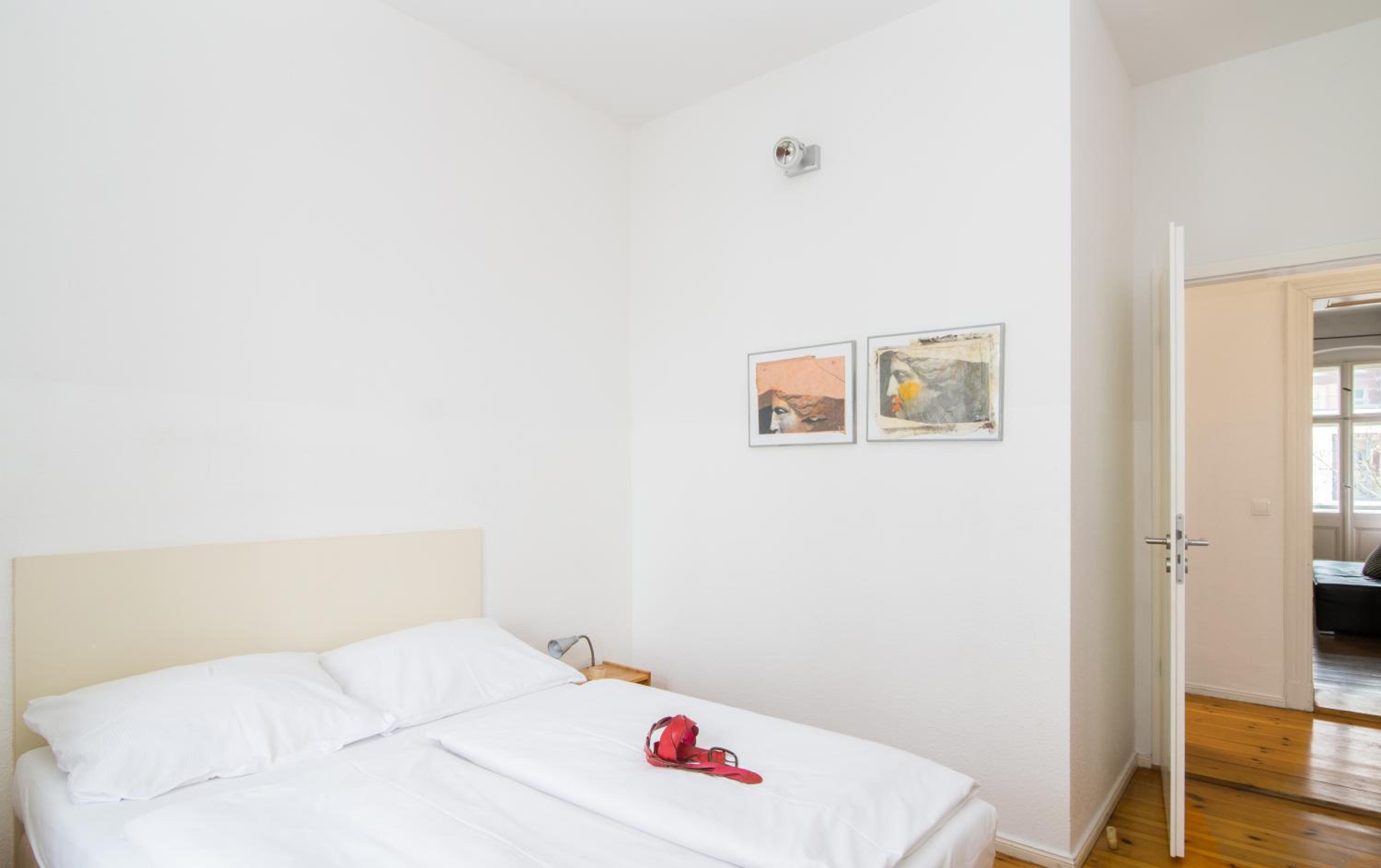 Apartment 9 photo 3