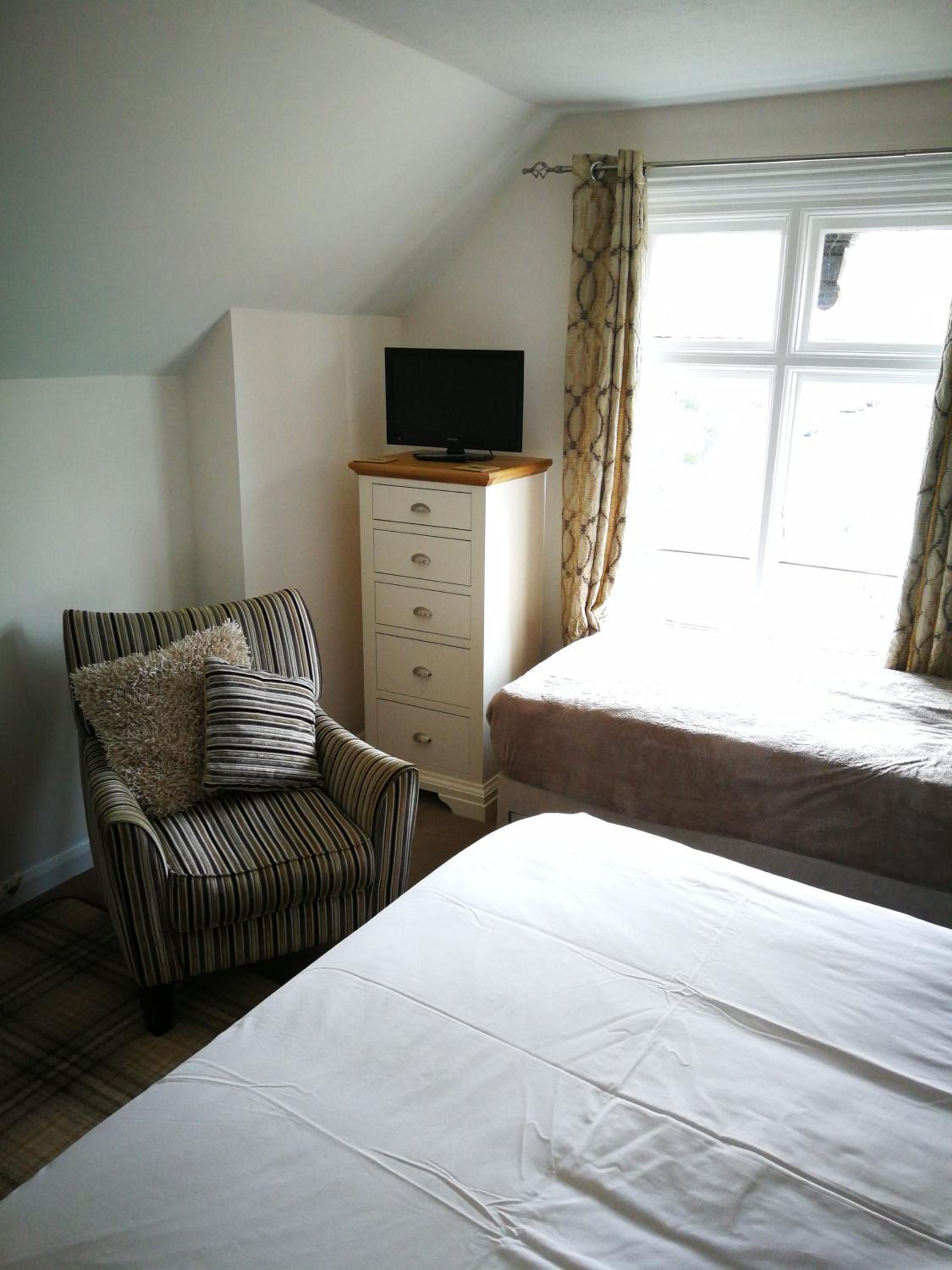 Family Room (2 Adults + 1 Child) photo 2