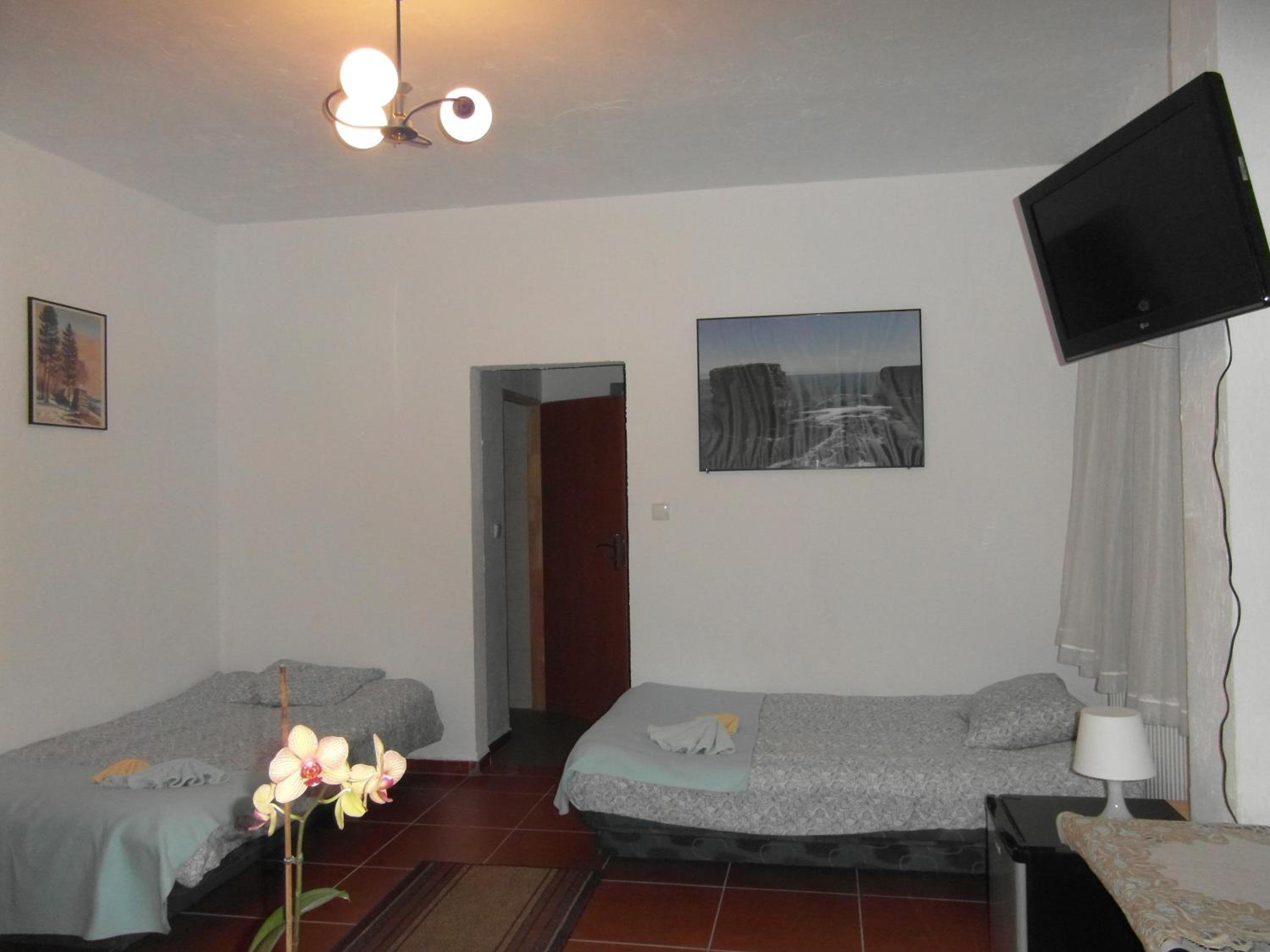 Comfort Triple Room with Shower photo 3