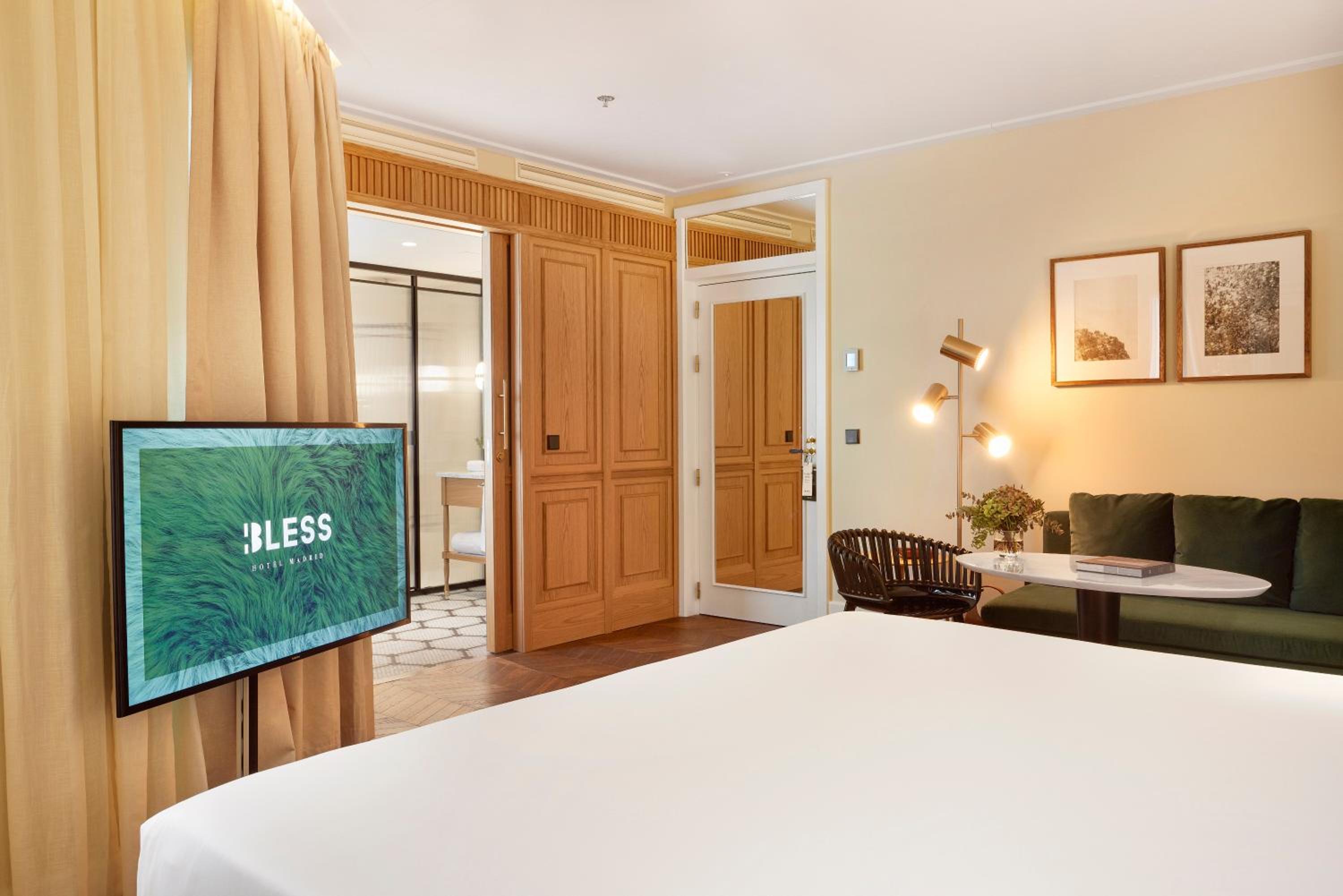 Deluxe Family Room - Photo 3