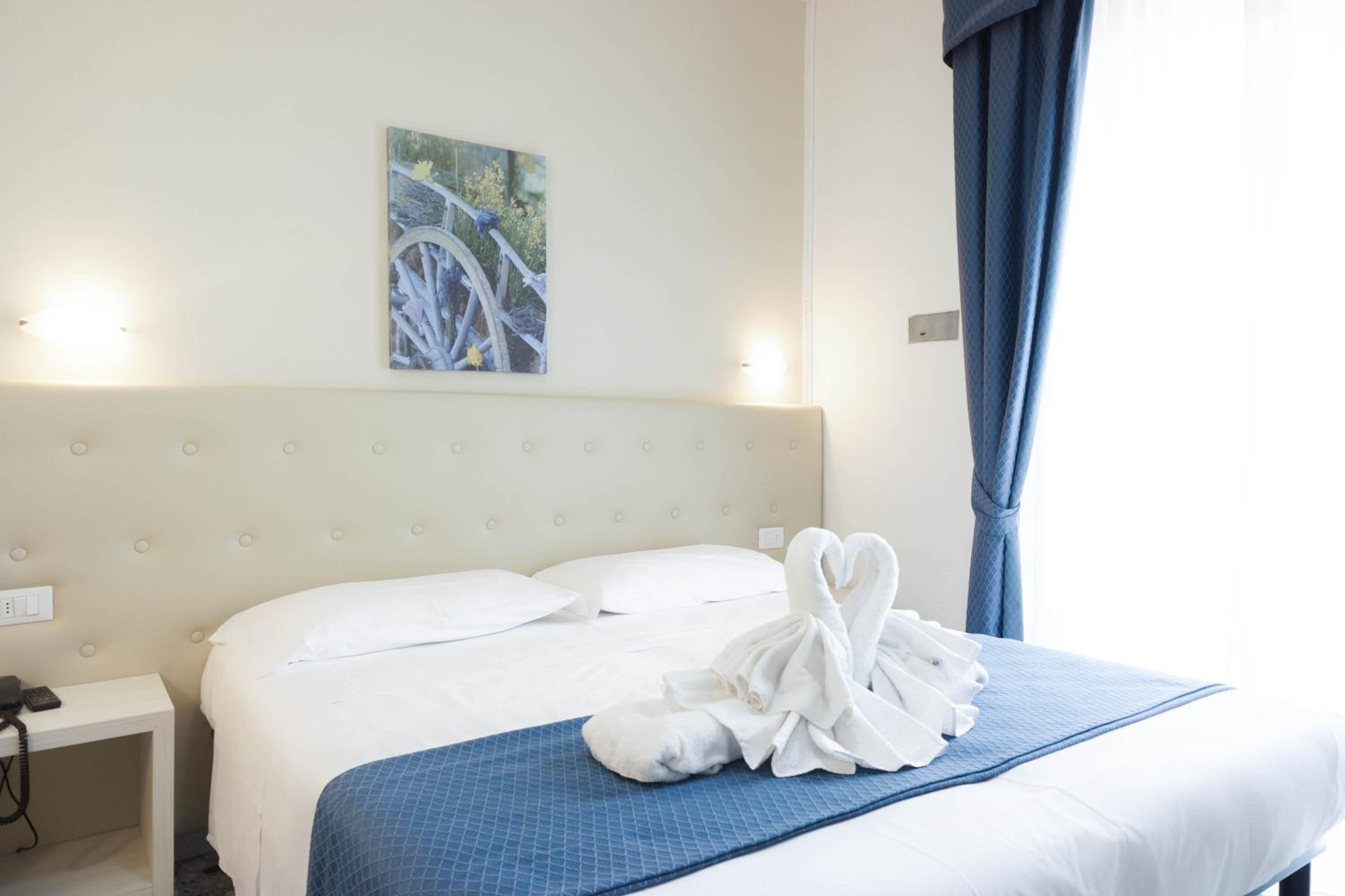Double or Twin Room with Sea View