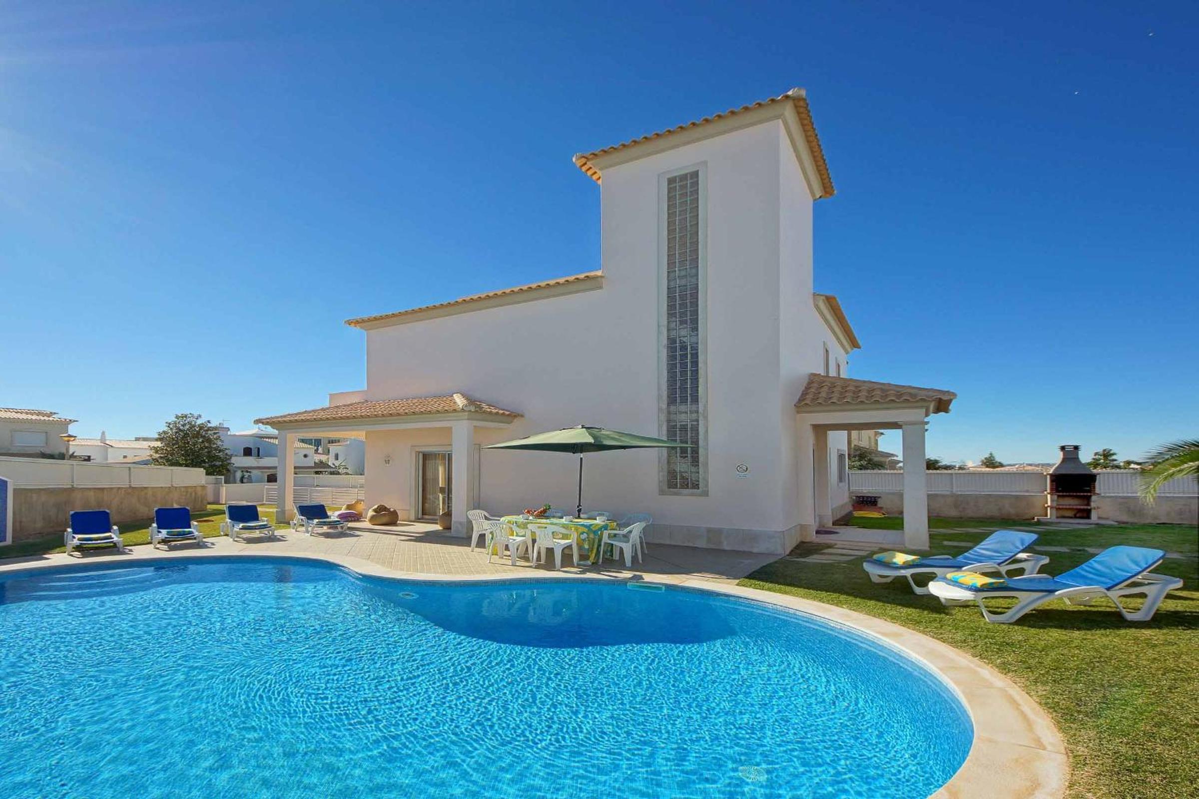 Villa photo 3