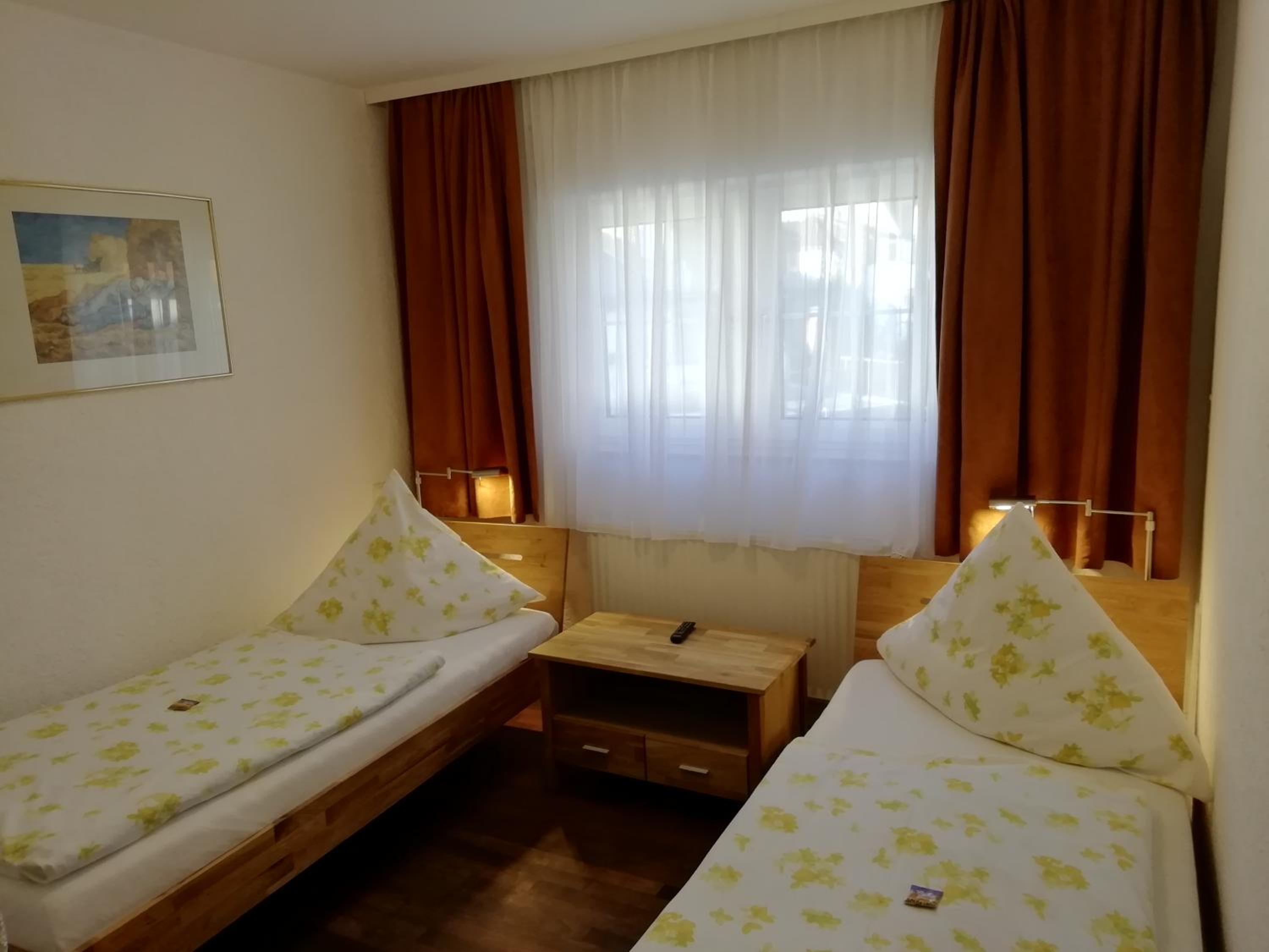 Triple Room with Bathroom - Photo 1