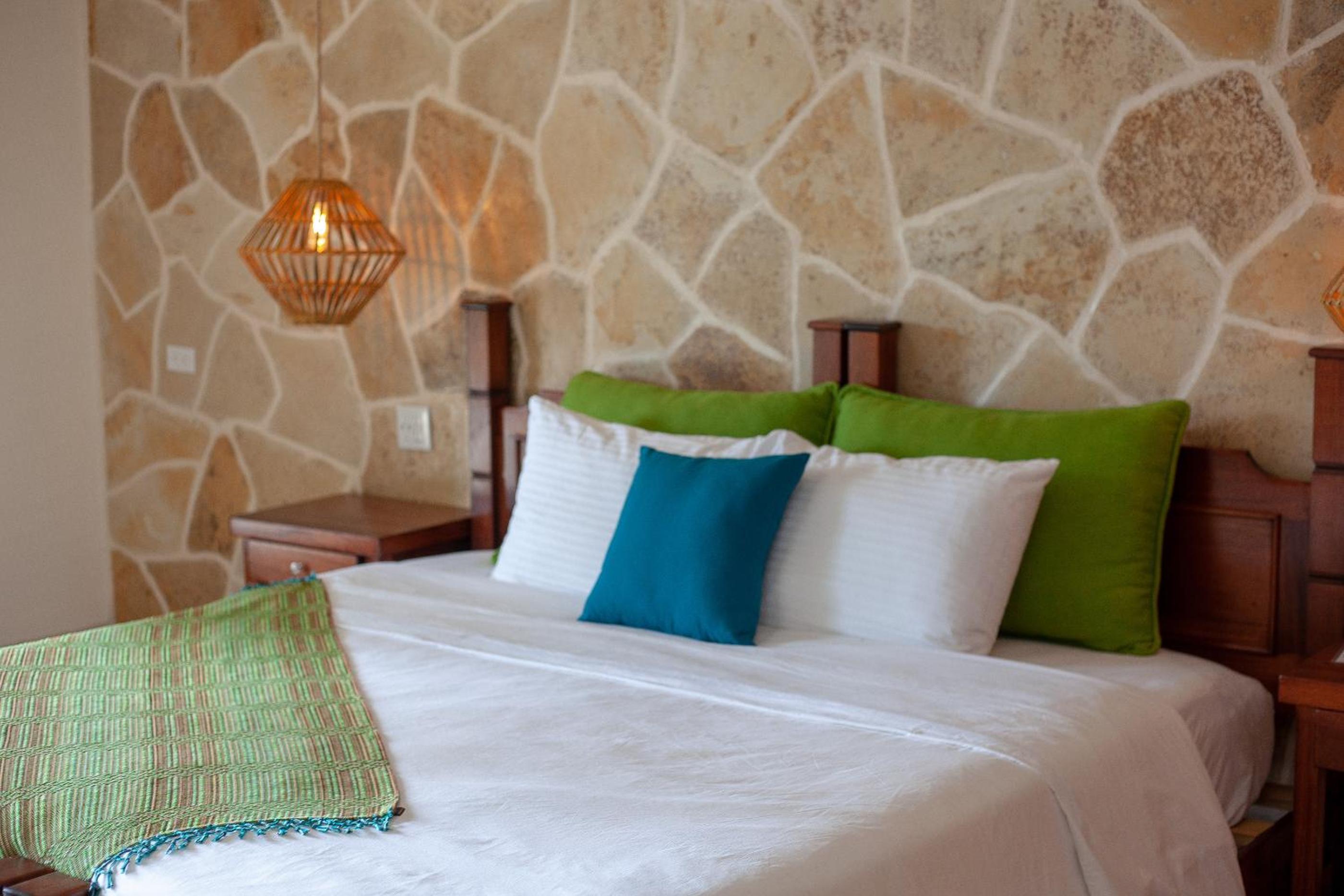 River side room photo 2