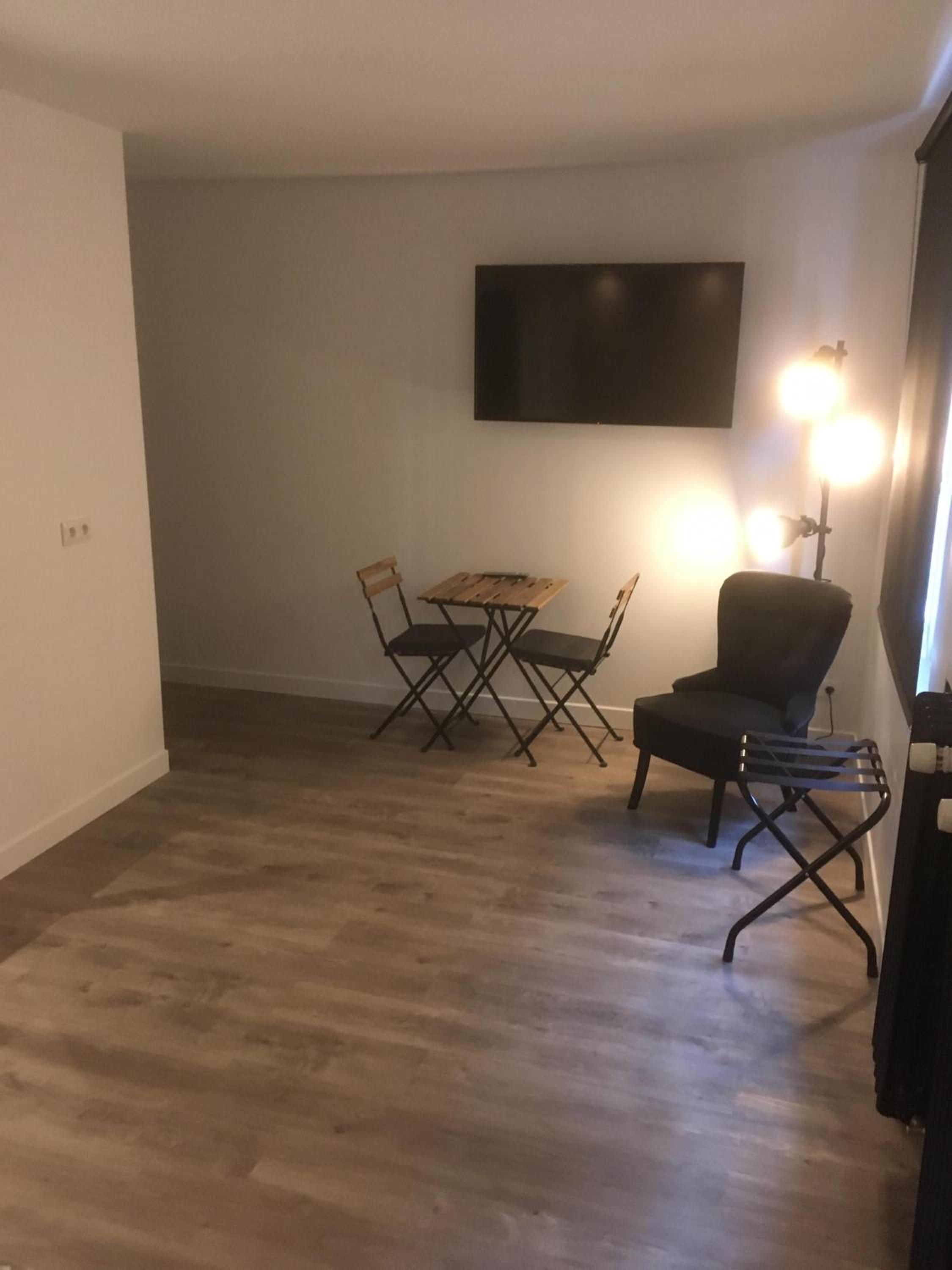 Double or Twin Room - Photo 15