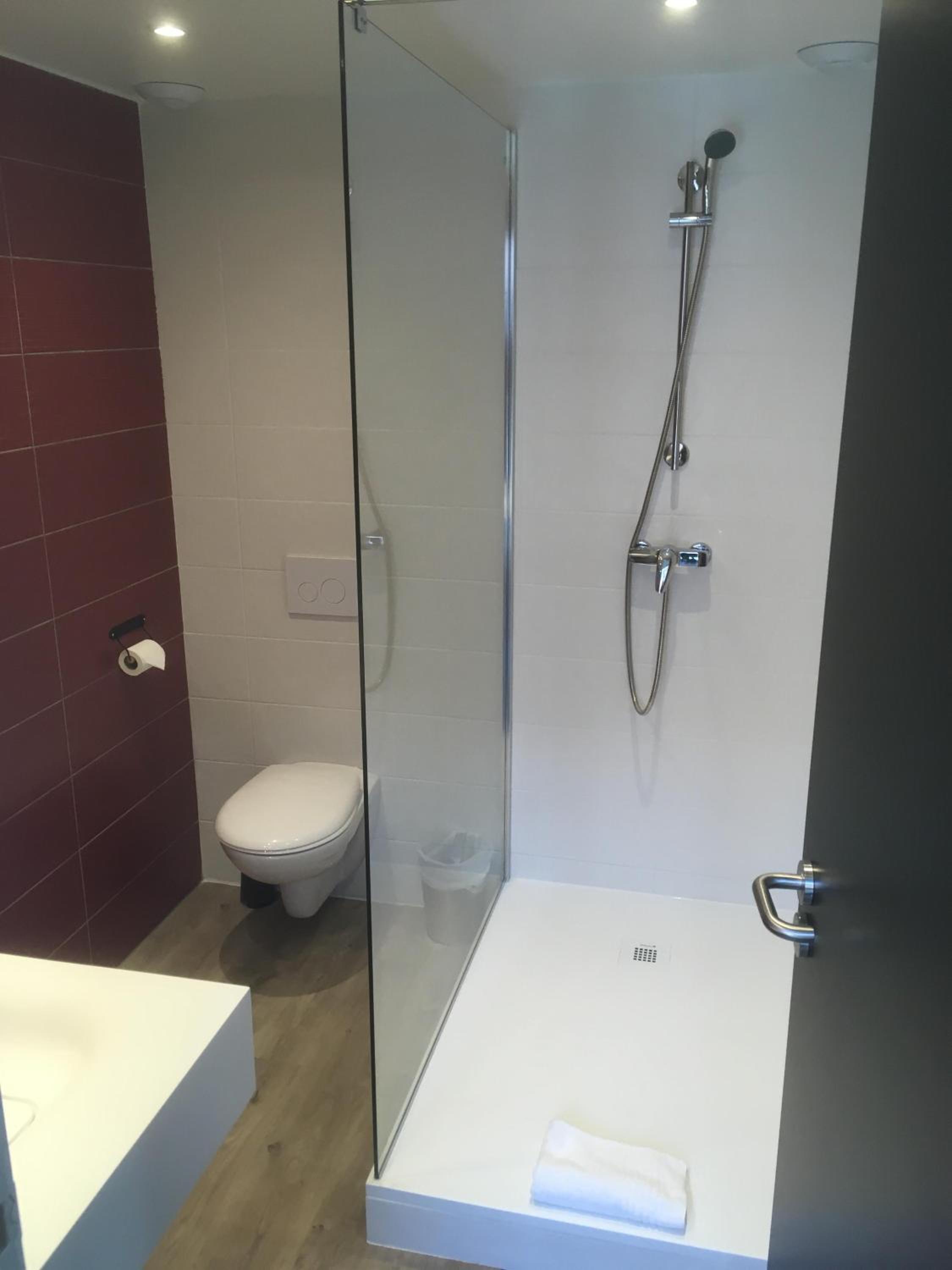 Double or Twin Room - Photo 16