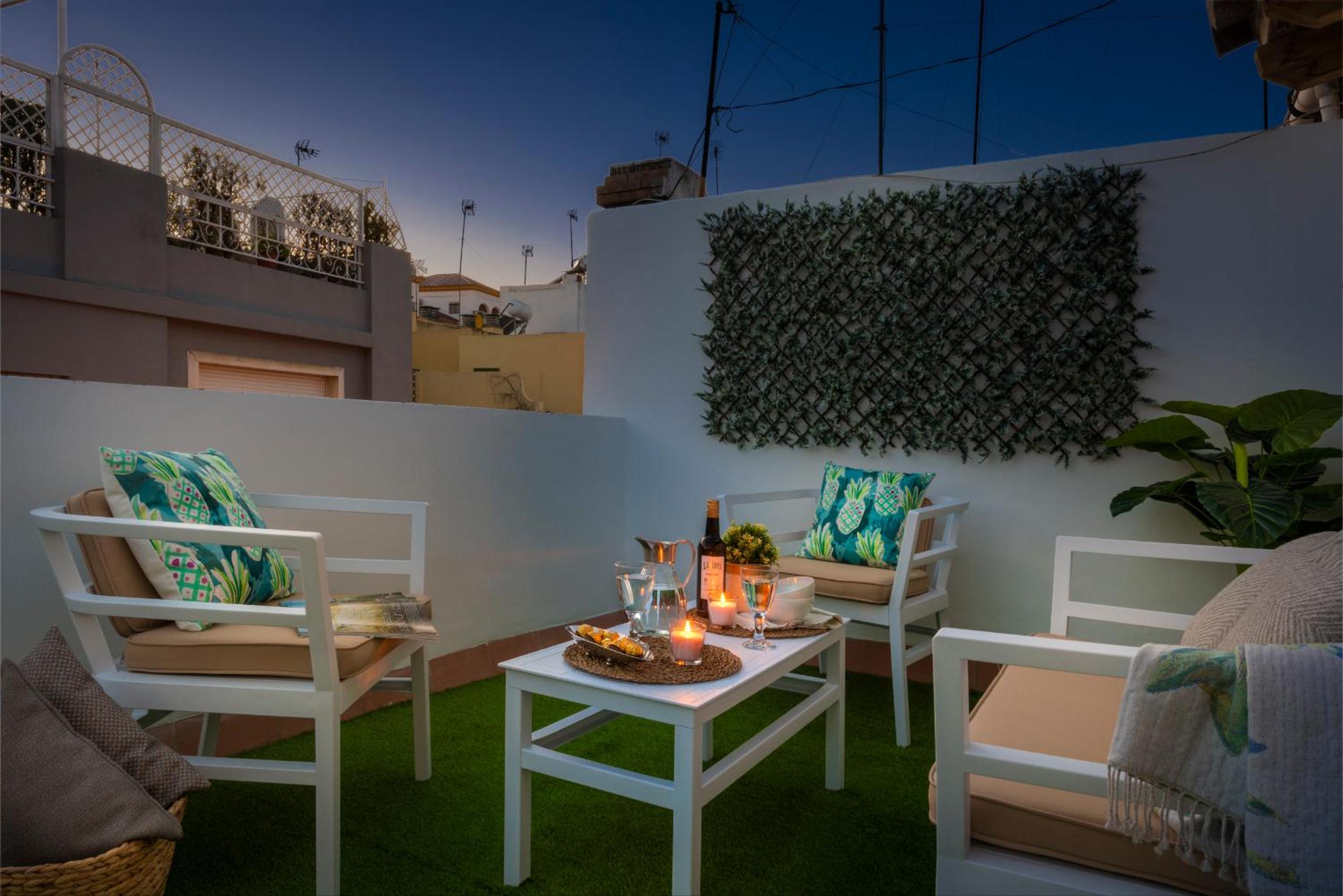  Duplex Two-Bedroom Apartment with Terrace  - Photo 4