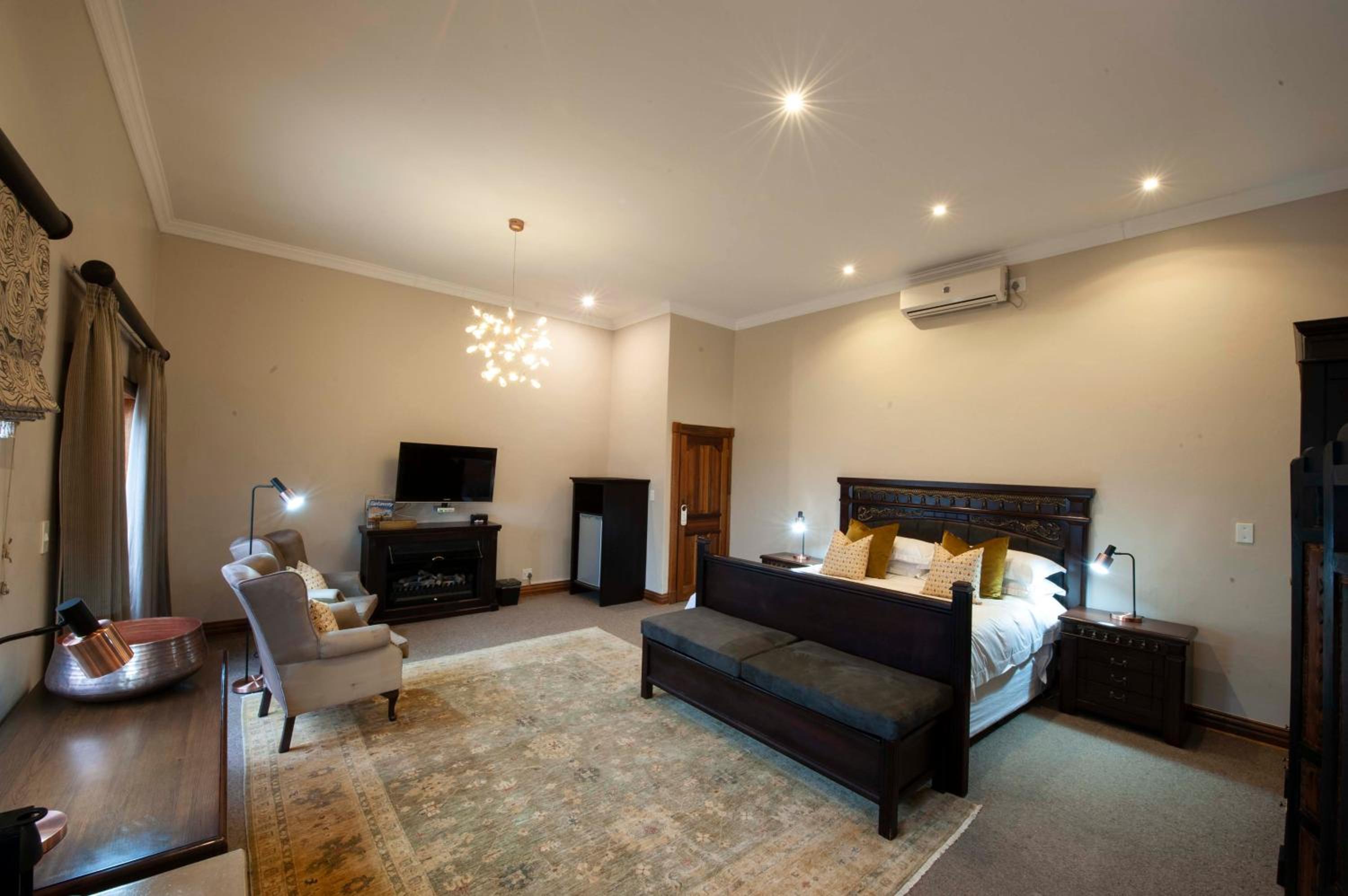 Suite with Balcony photo 3