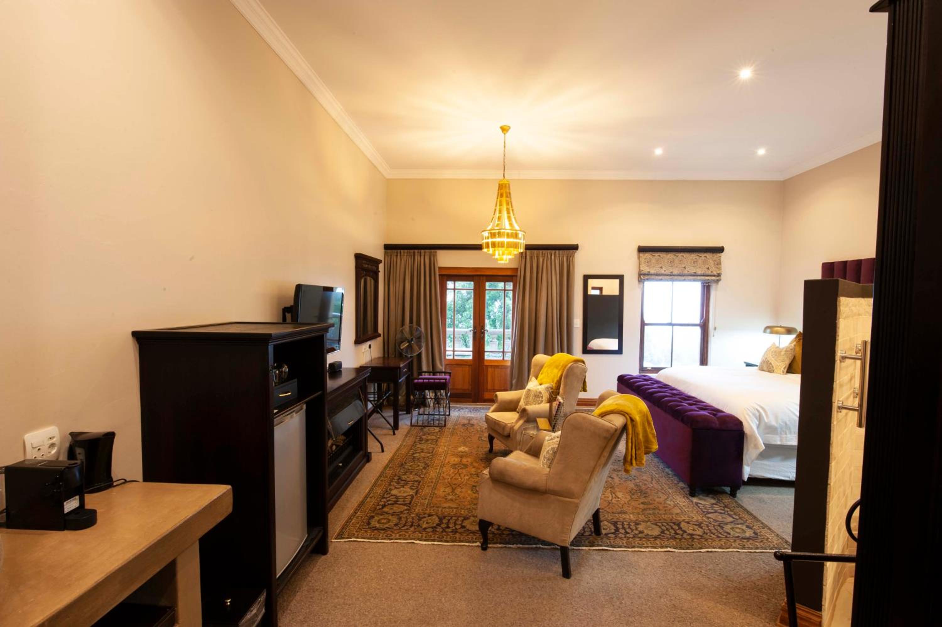 Suite with Spa Bath photo 3