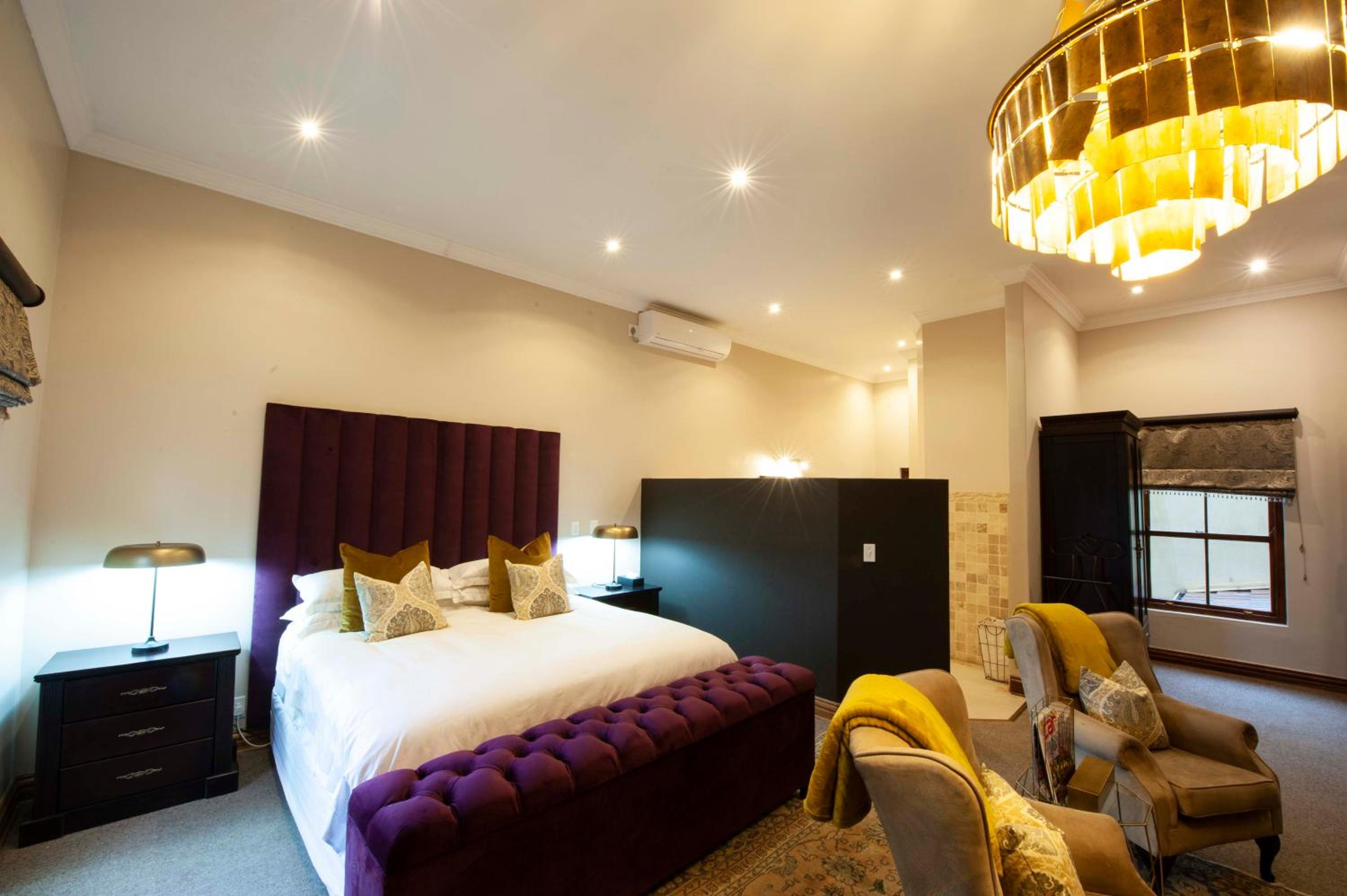 Suite with Spa Bath photo 2