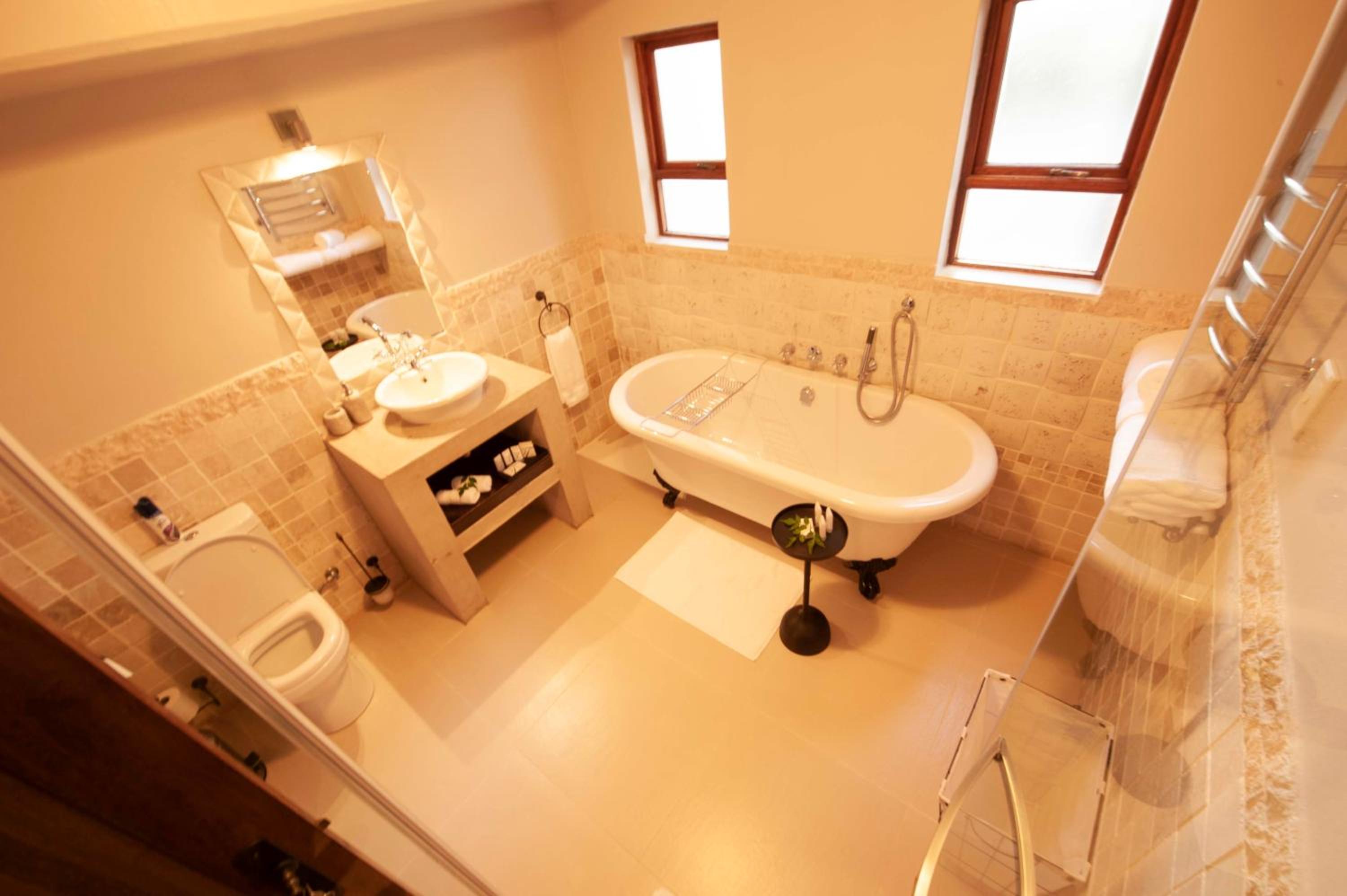 Deluxe King Room photo 2