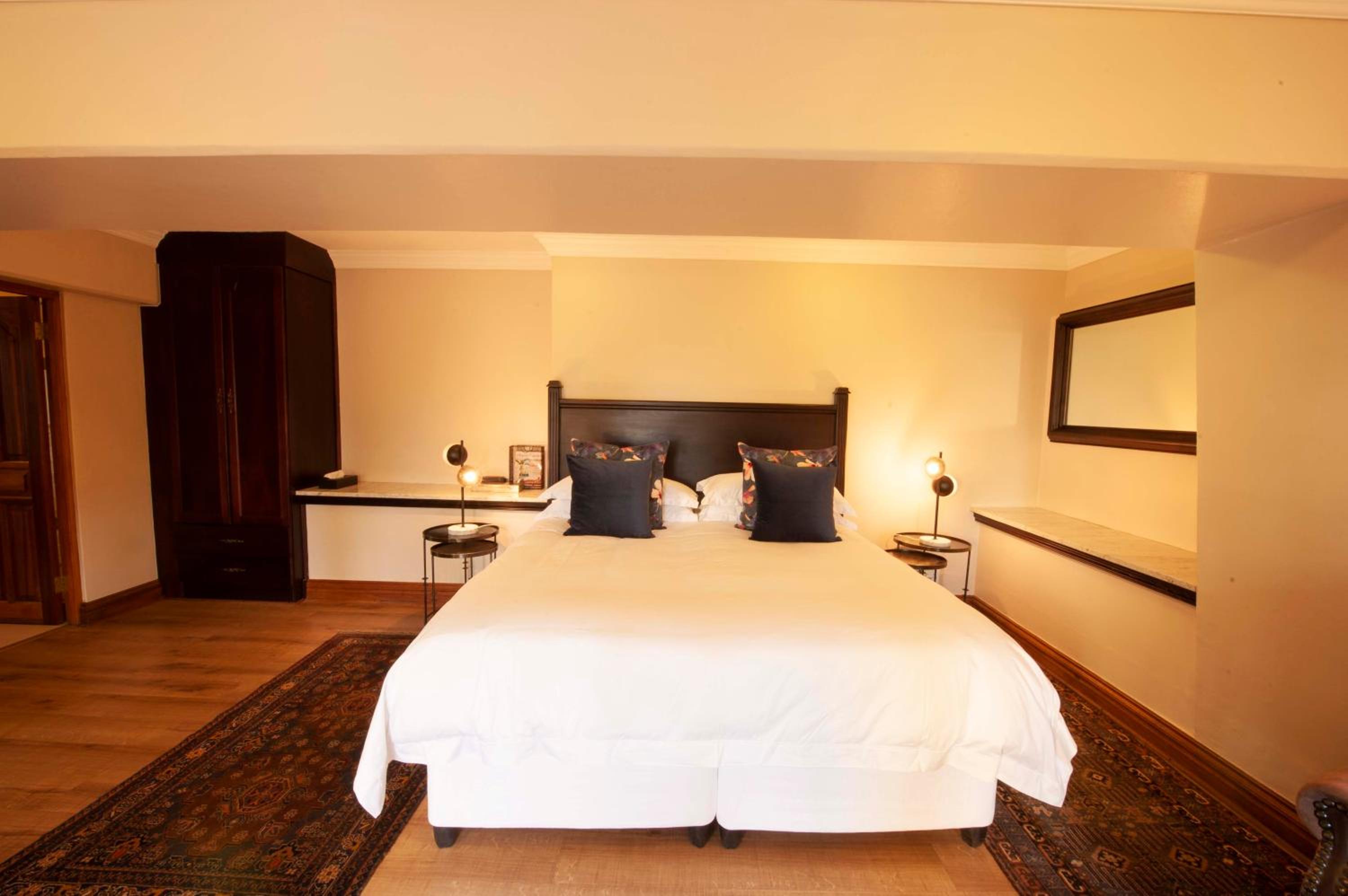 Deluxe King Room photo 3