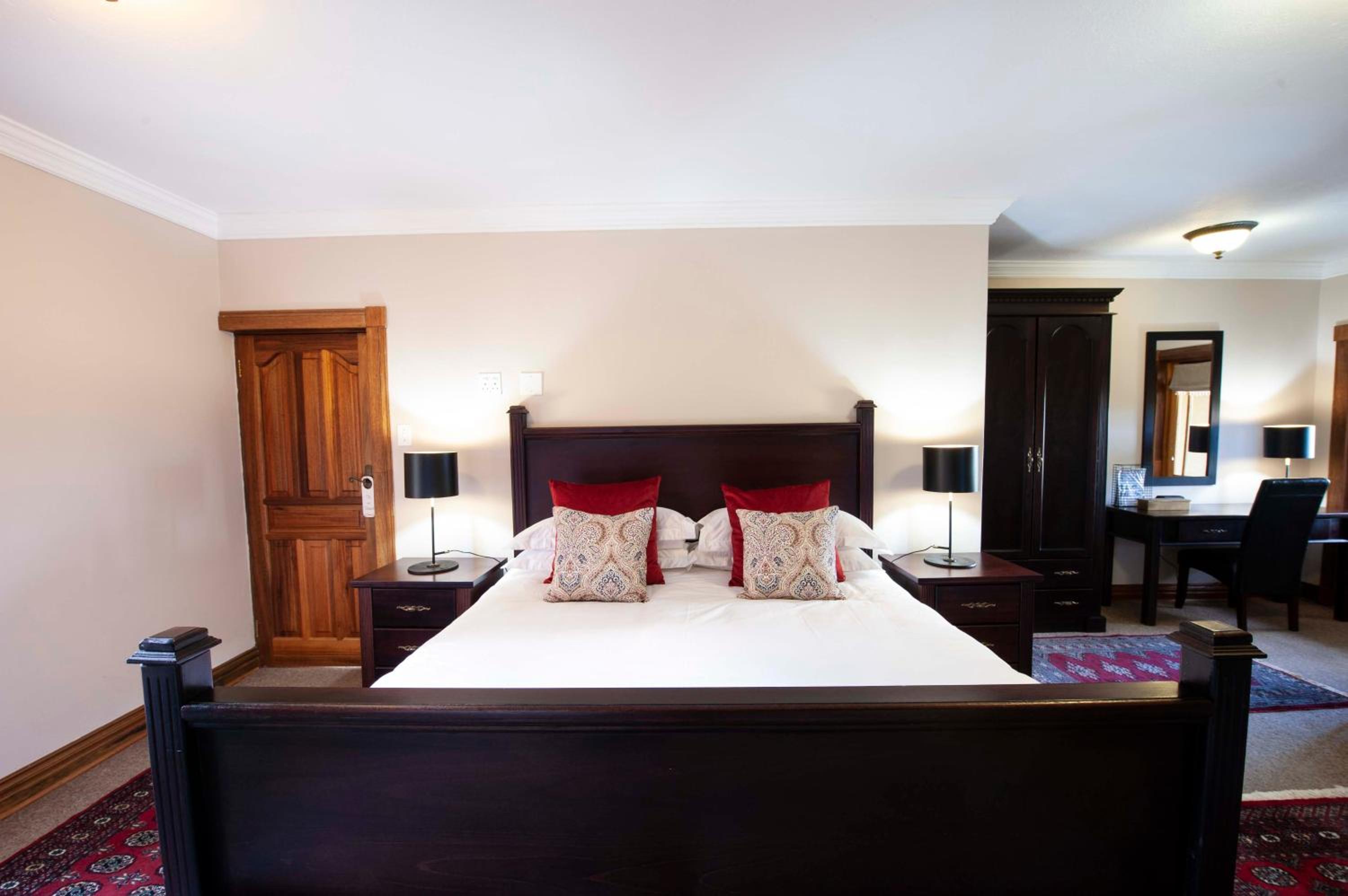 Deluxe King Room photo 2