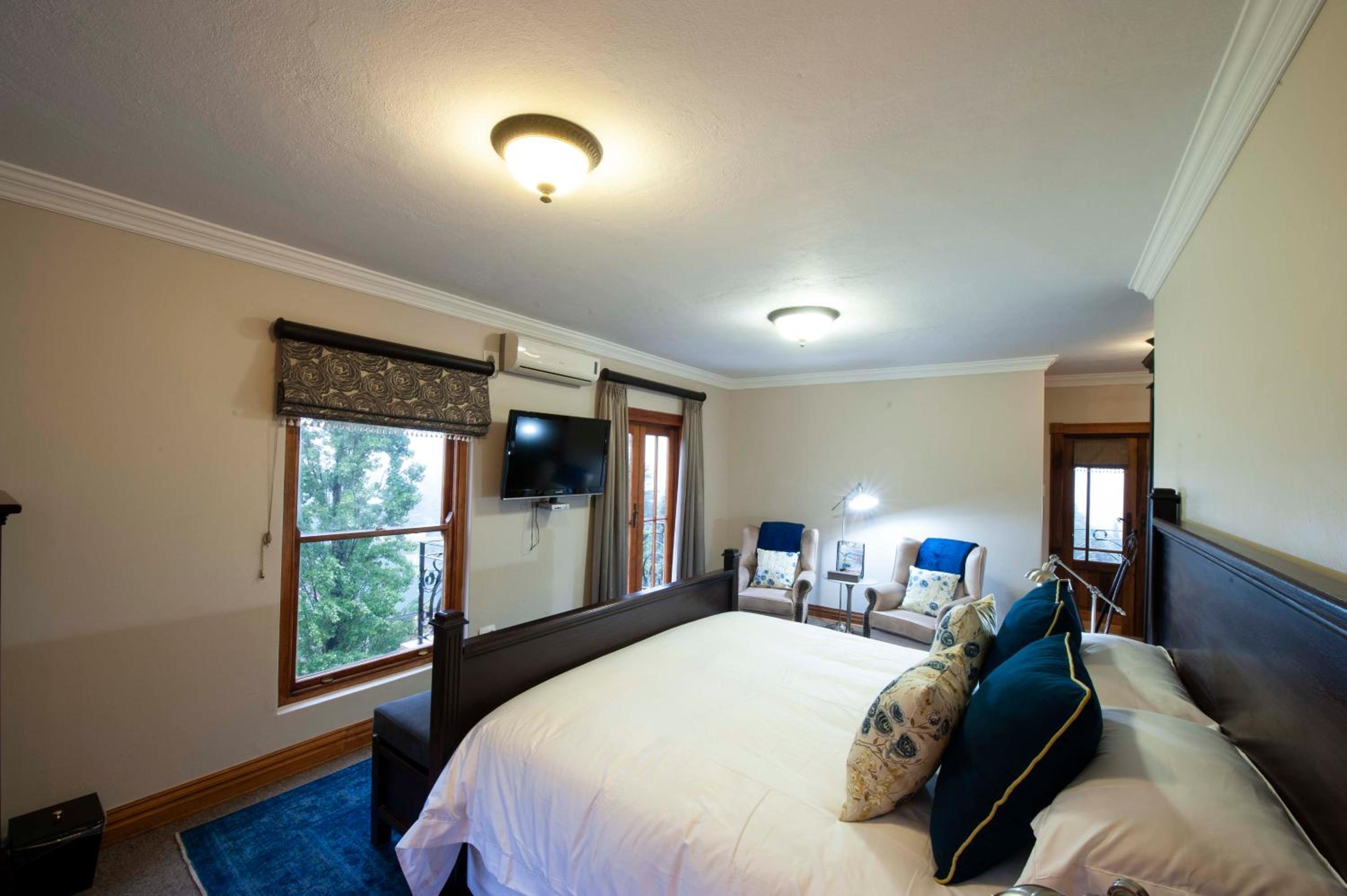 Deluxe King Room photo 3