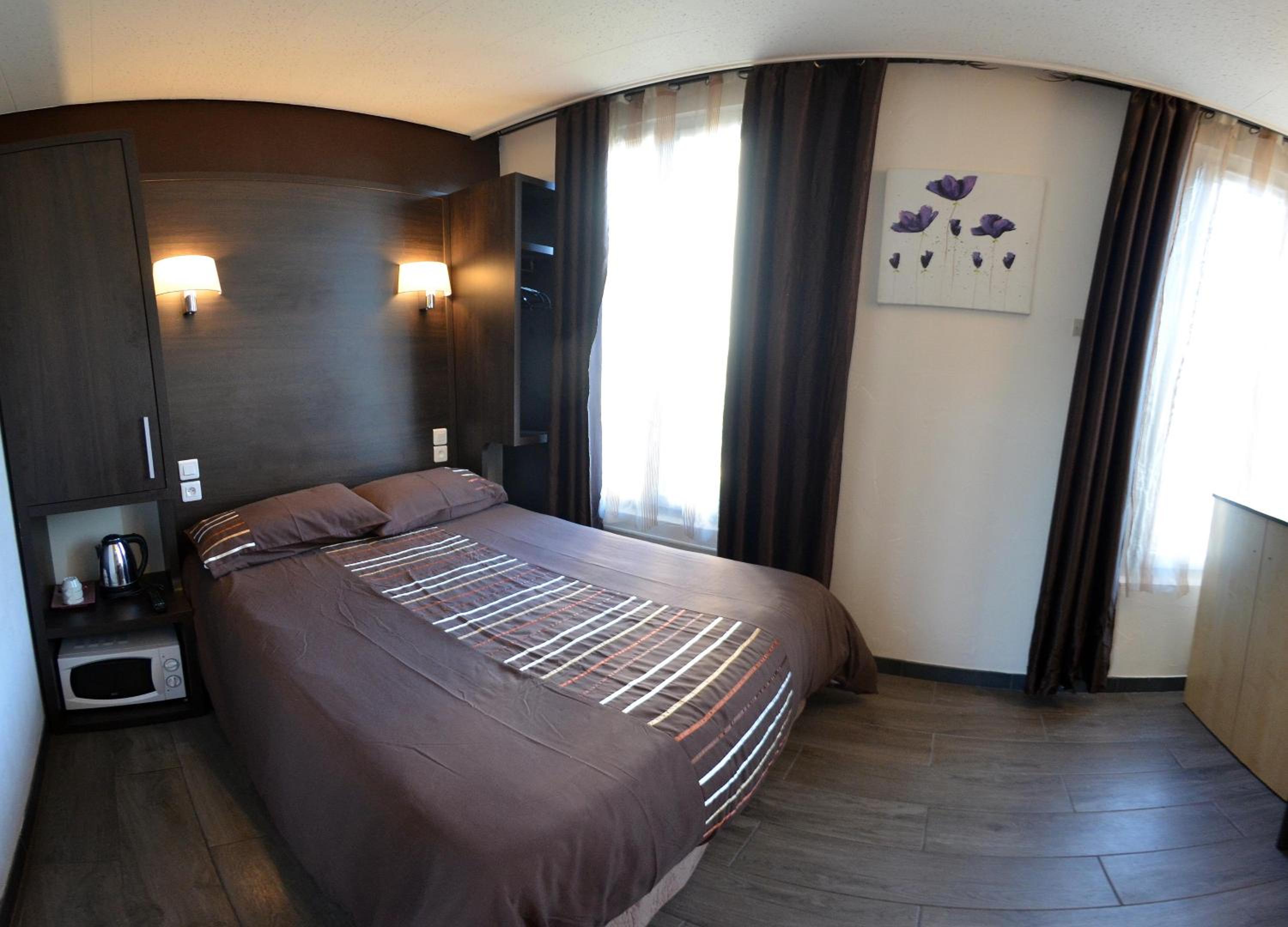 Double Room with Private Bathroom - Photo 6
