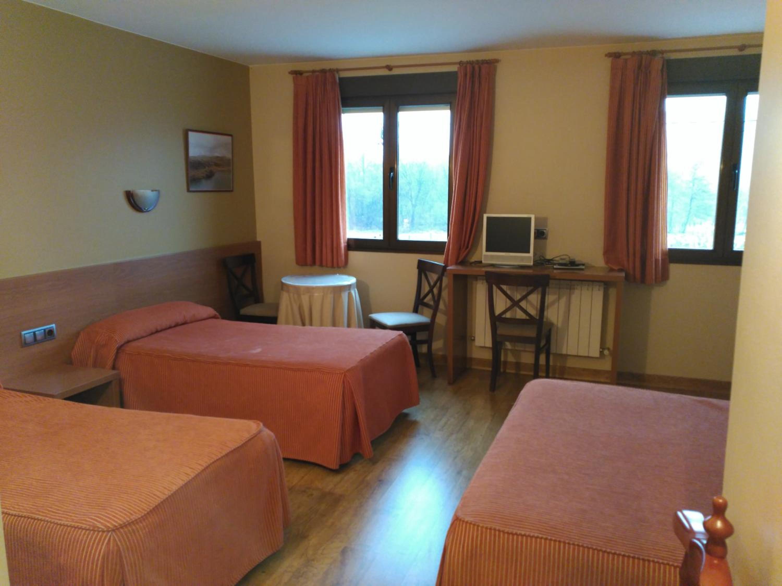 Quadruple Room with Lake View - Photo 1
