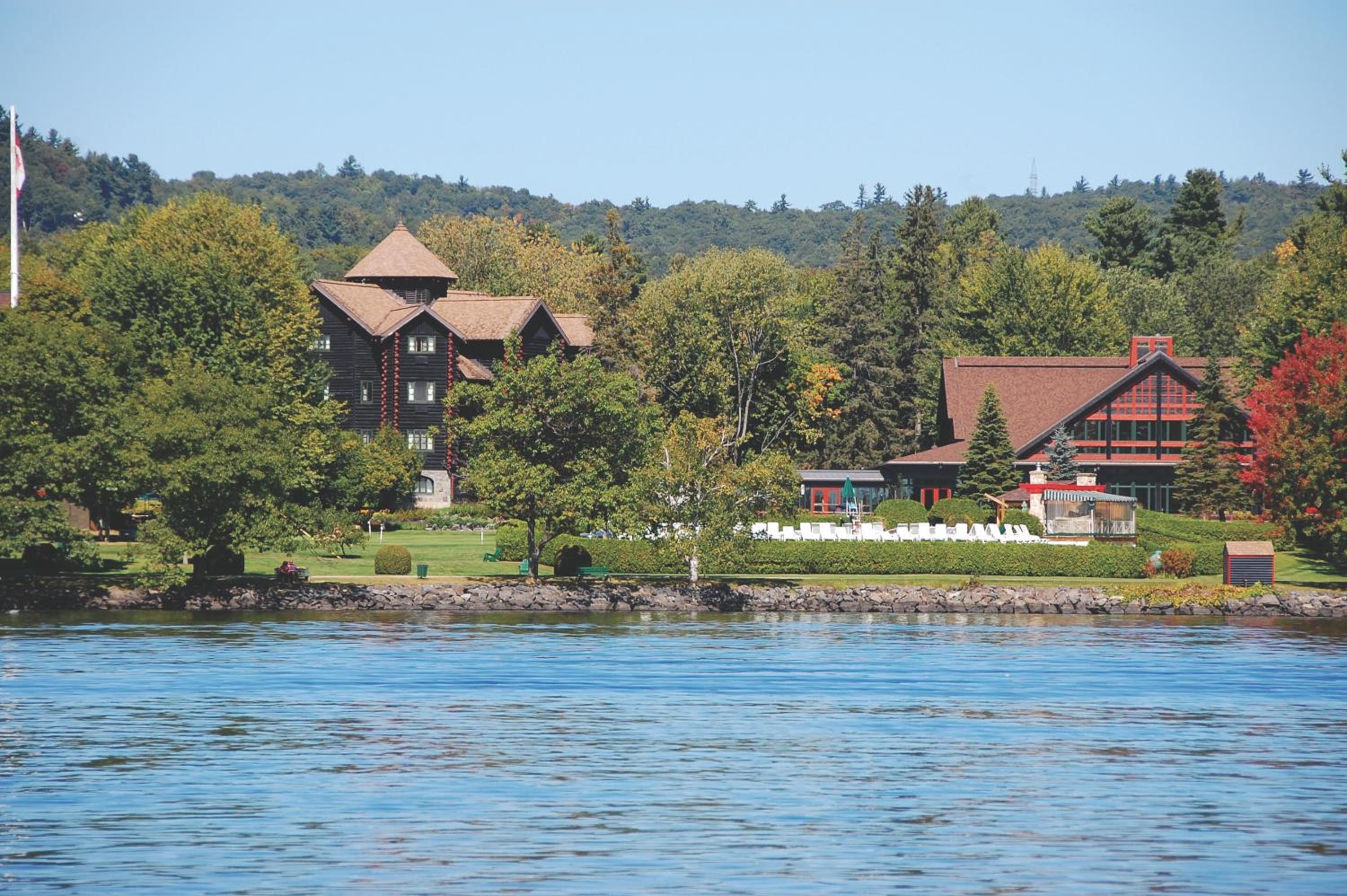 Fairmont Queen Room with River View - Photo 5