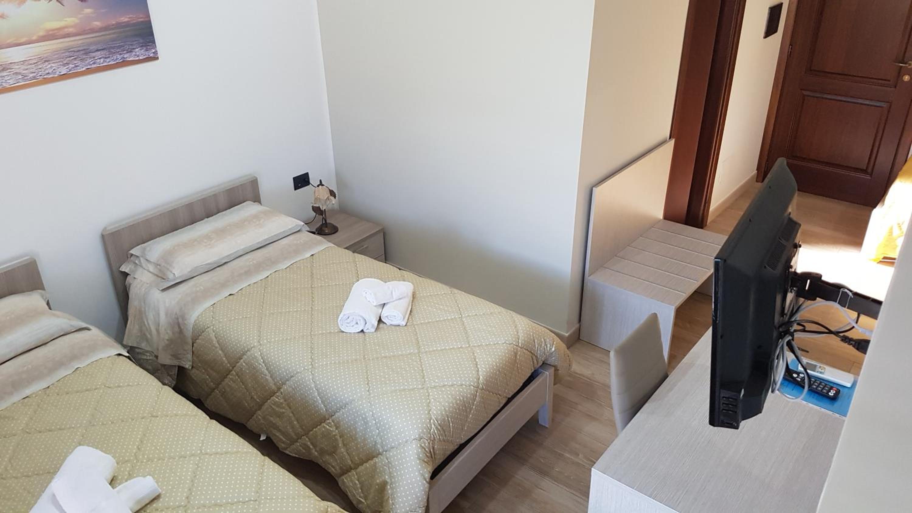 Triple Room with Bathroom photo 2