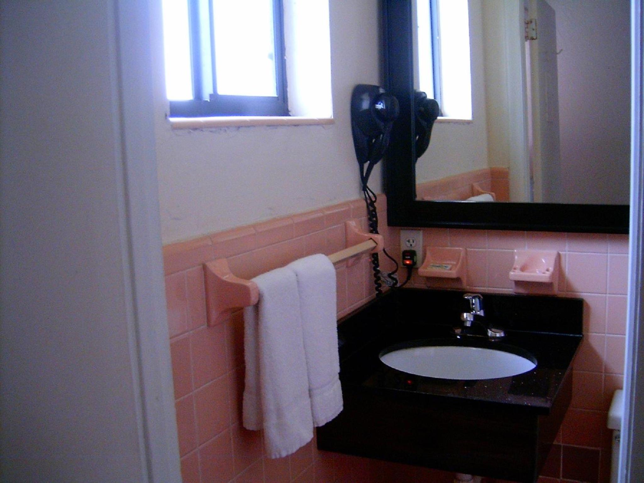 Queen Room with Two Queen Beds - Photo 7