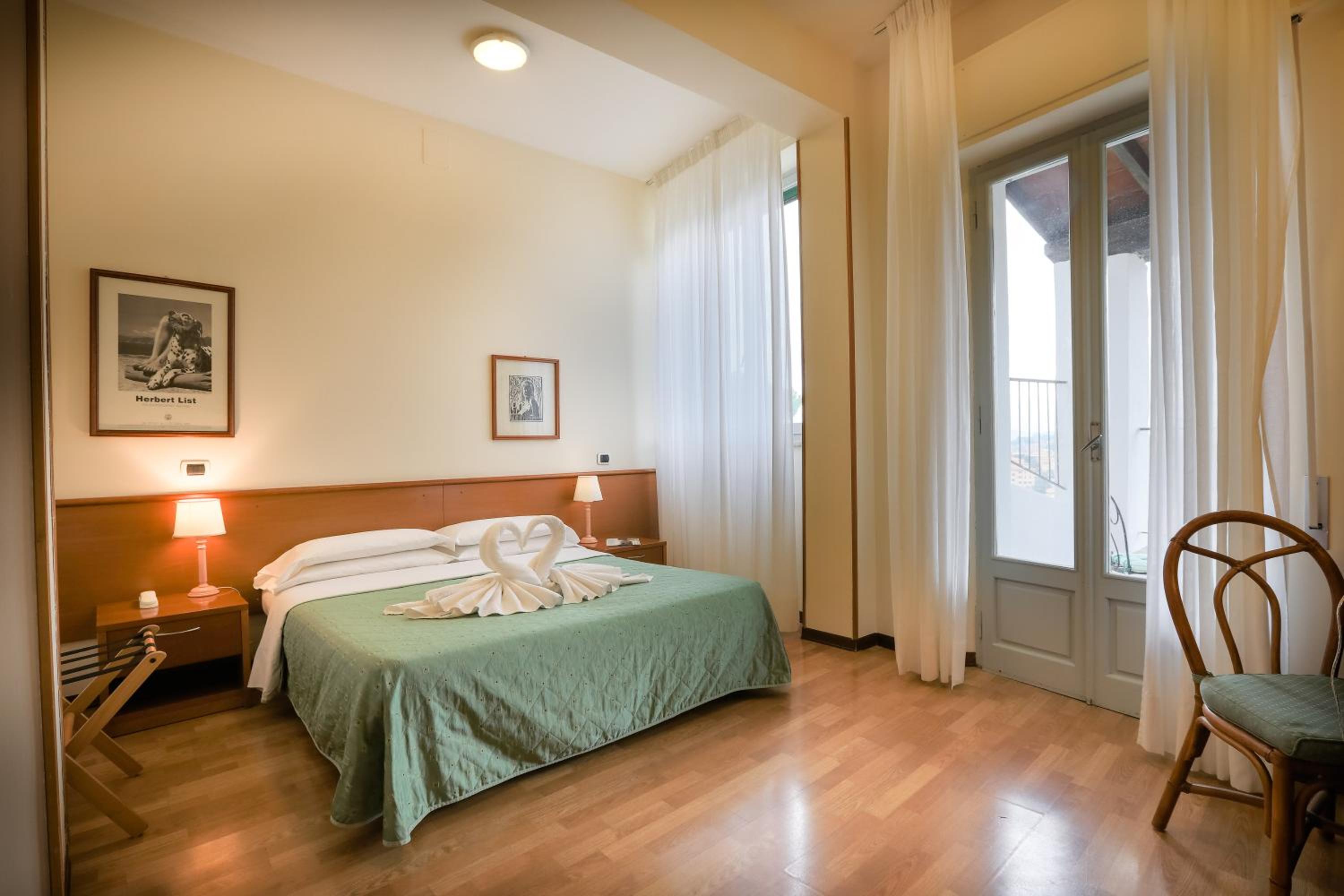 Double Room - Photo 6